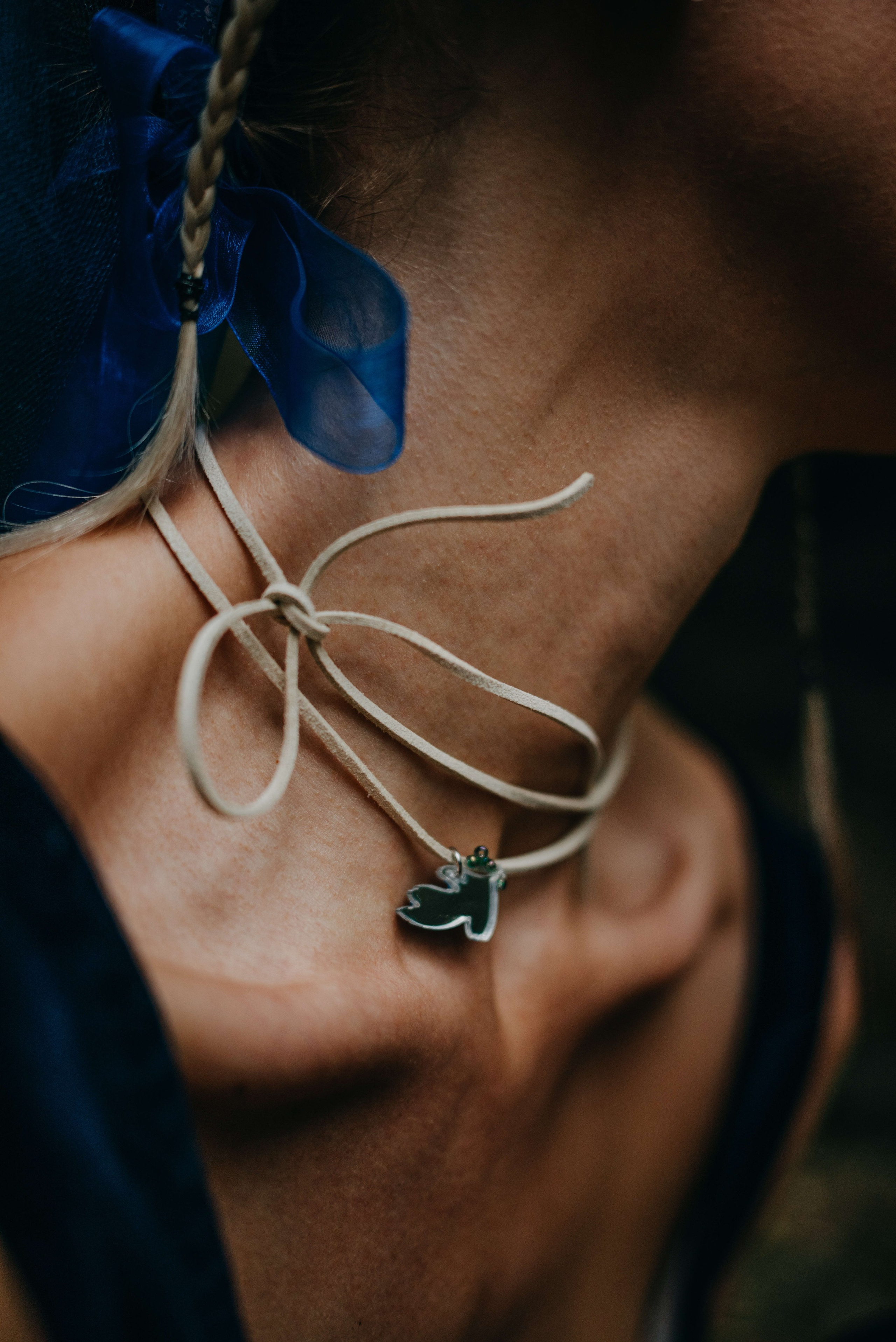 Съемка для бренда славянских украшений в лесу. Портретный и свадебный фотограф в Тбилиси • xeniqo