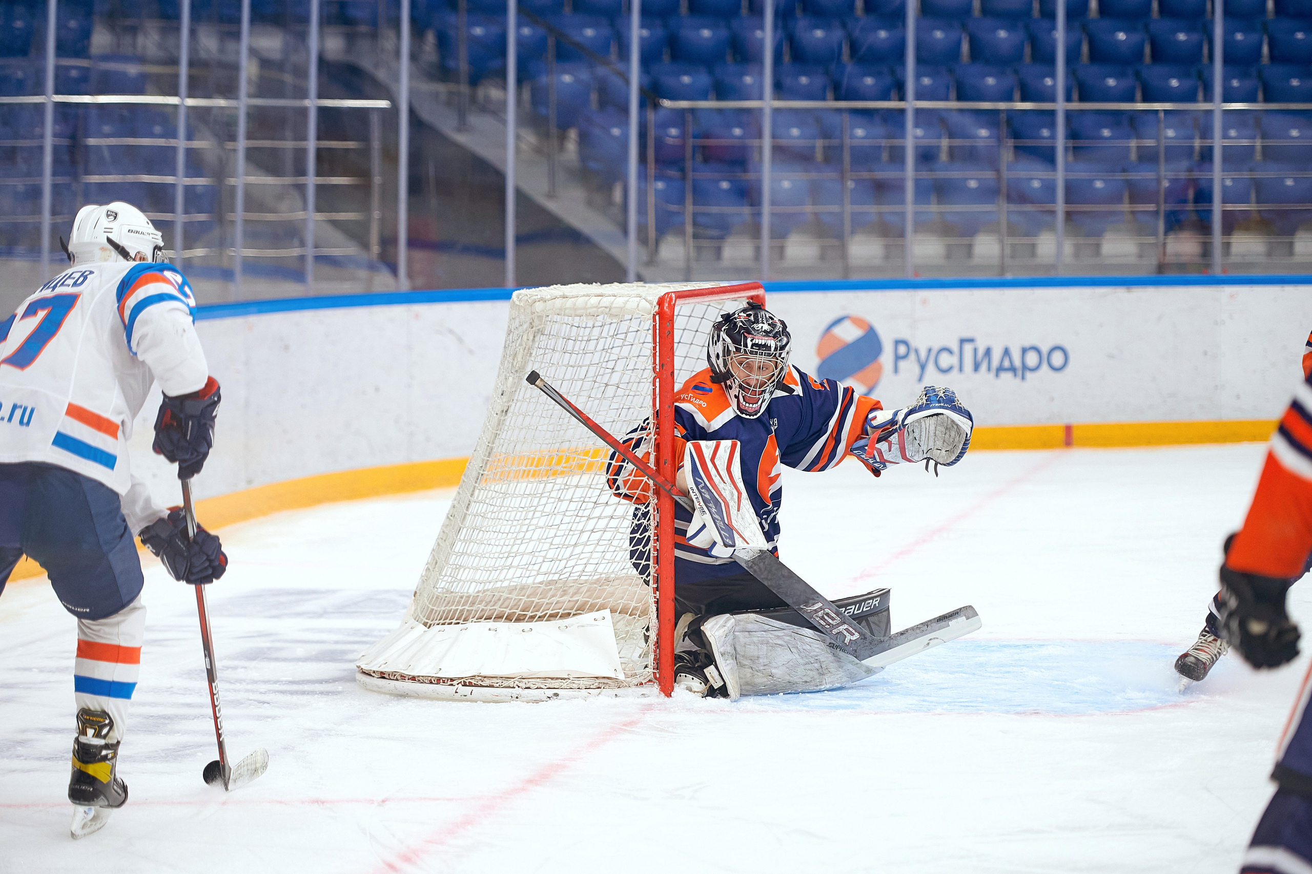 Портфолио репортажной фотосъёмки: Кристалл арена — Хоккей — РусГидро. Фотограф Яковлев Роман — Красноярск
