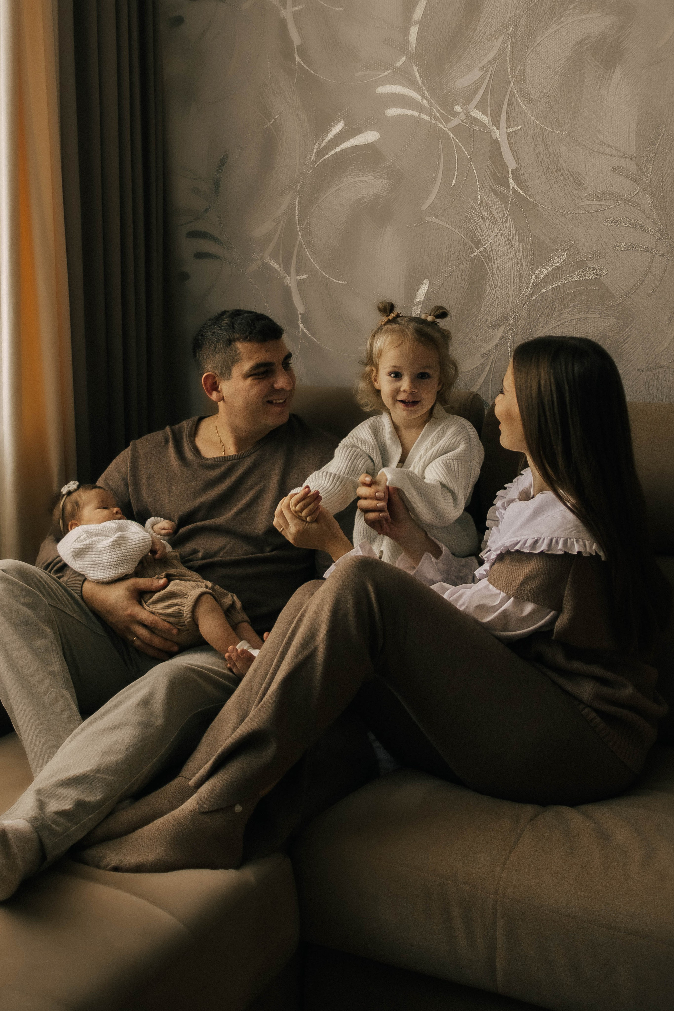 Анастасия, Андрей, Ариша и Анюта. Главная