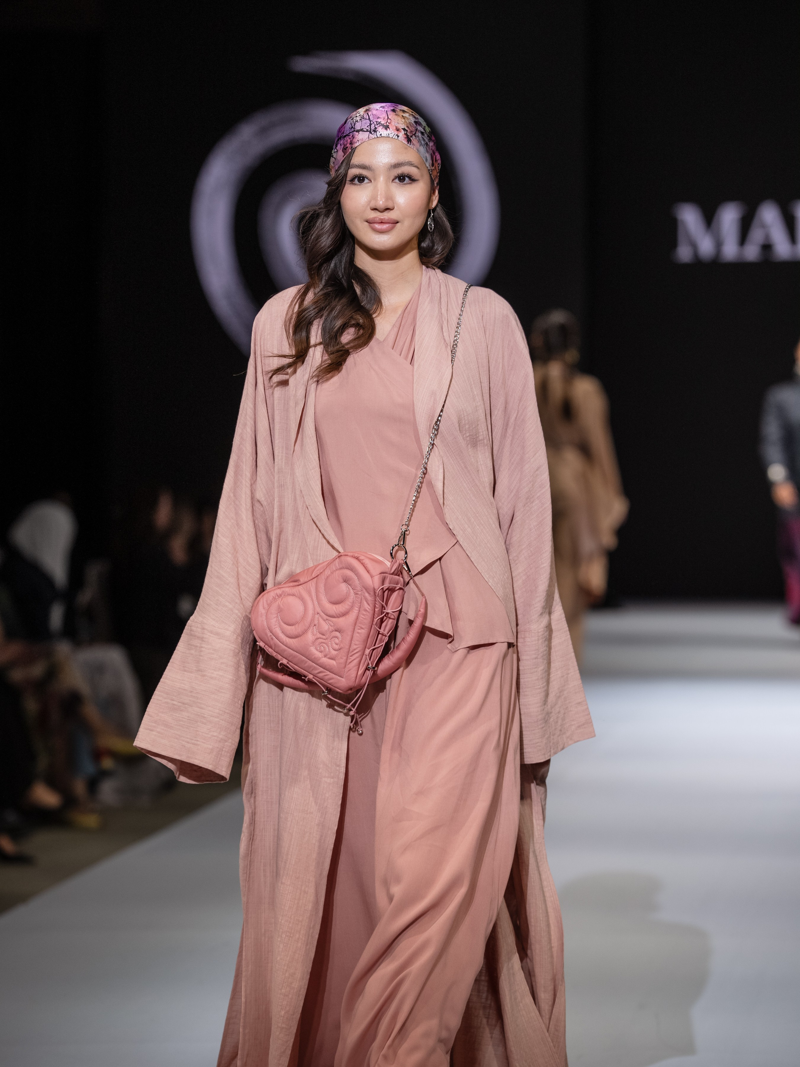 EURASIAN FASHION WEEK Malique. Сайт Алматинского НЮ АРТ, будуар и фэшн фотографа Дениса Карпенко