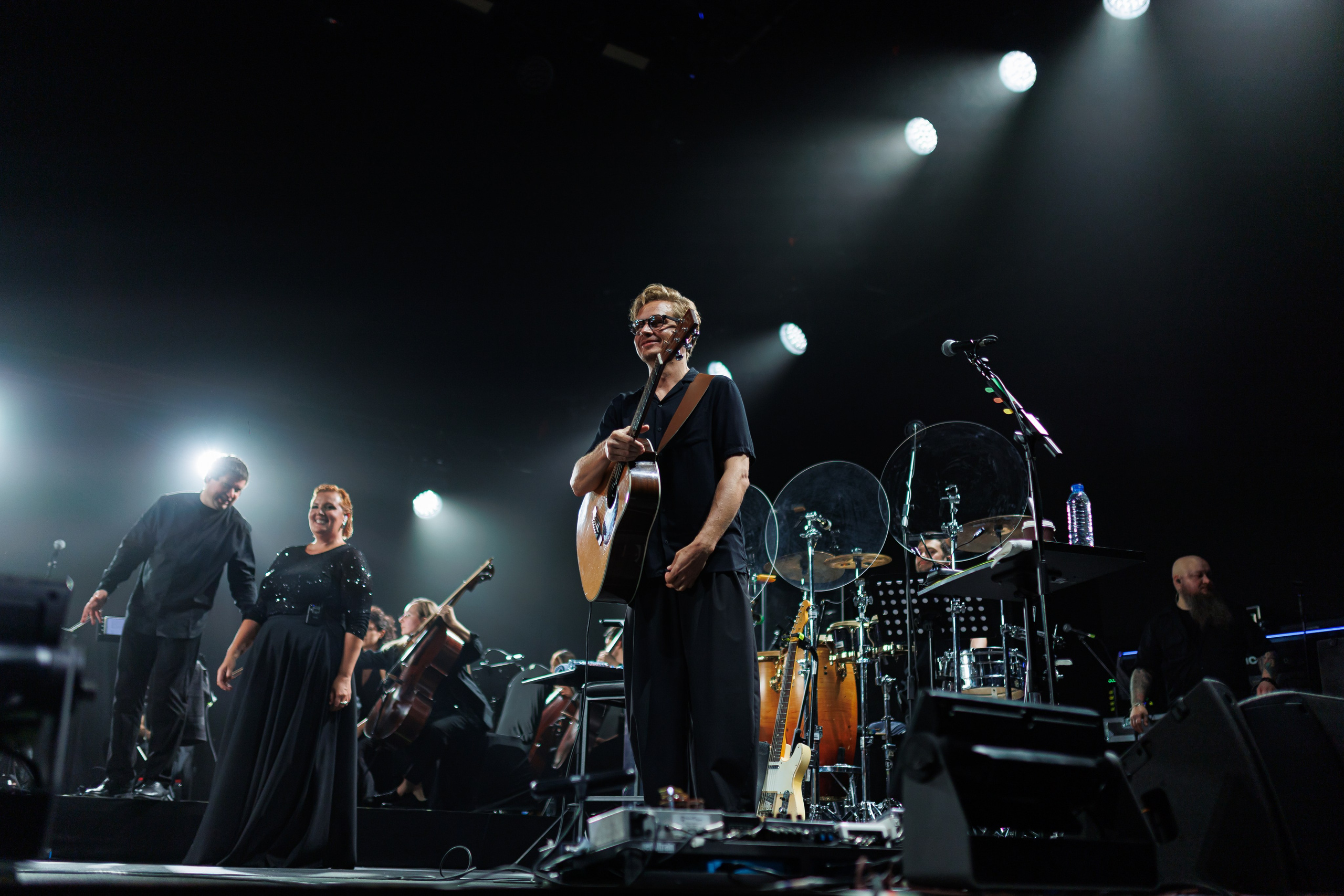 Concert Photography in Dubai — Anton Belyaev Live Performance. Evgen Yatsenko — Photographer in Dubai