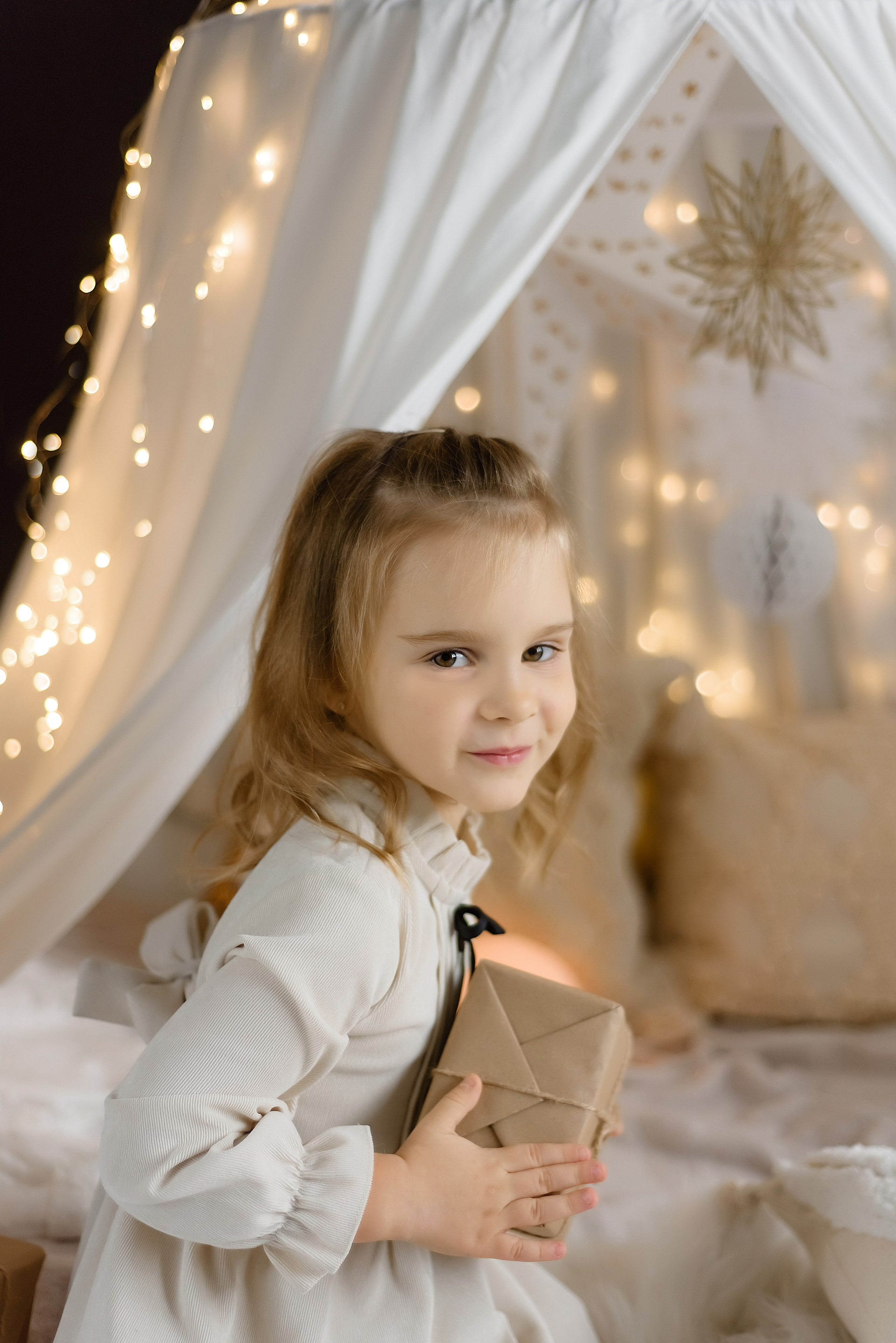 Новогодняя фотосессия «Сказочный шатер» Милана и Дарина. Детский Фотограф |Фотограф на годик в Брянске Ирина Романова