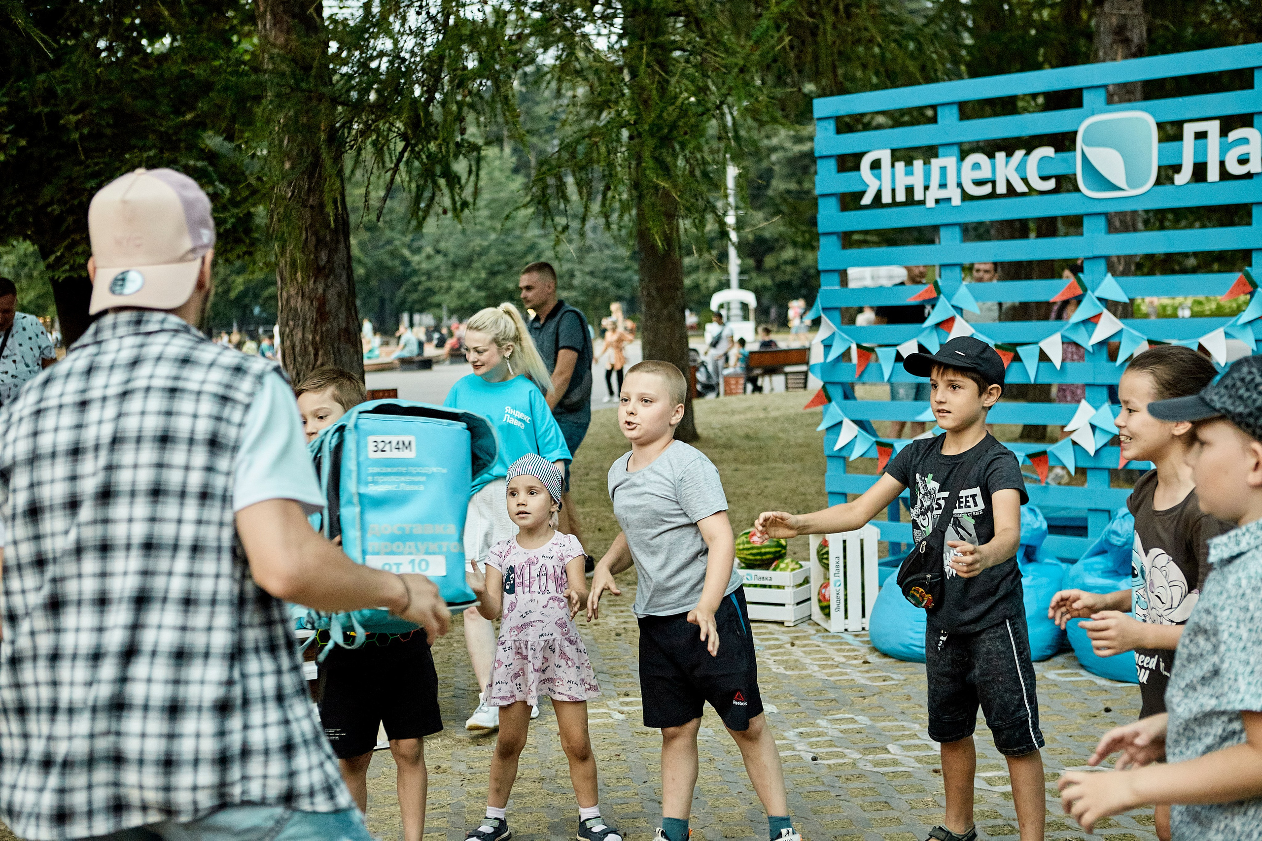 ЯНДЕКС ЛАВКА «АРБУЗНАЯ ФЕЕРИЯ». Фотограф Андрей Егоров