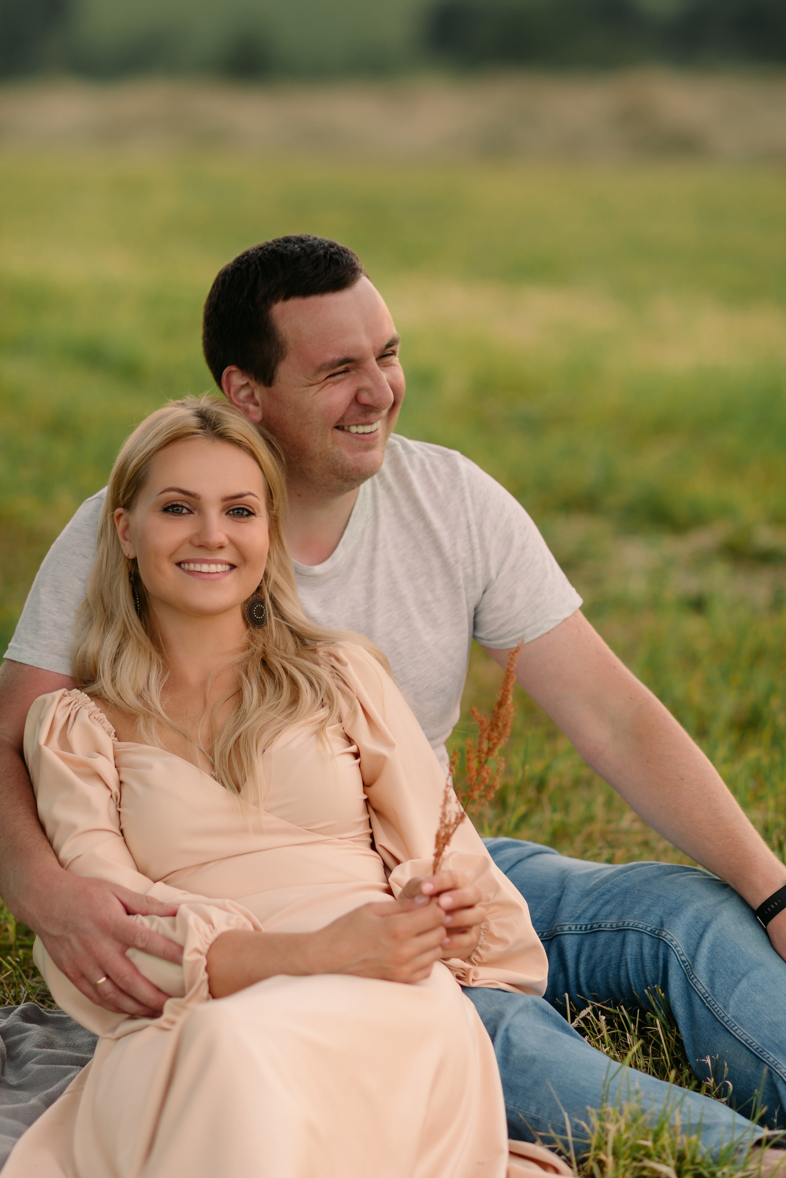 Фотосессия в стогах. Фотограф Юлия Кондратьева