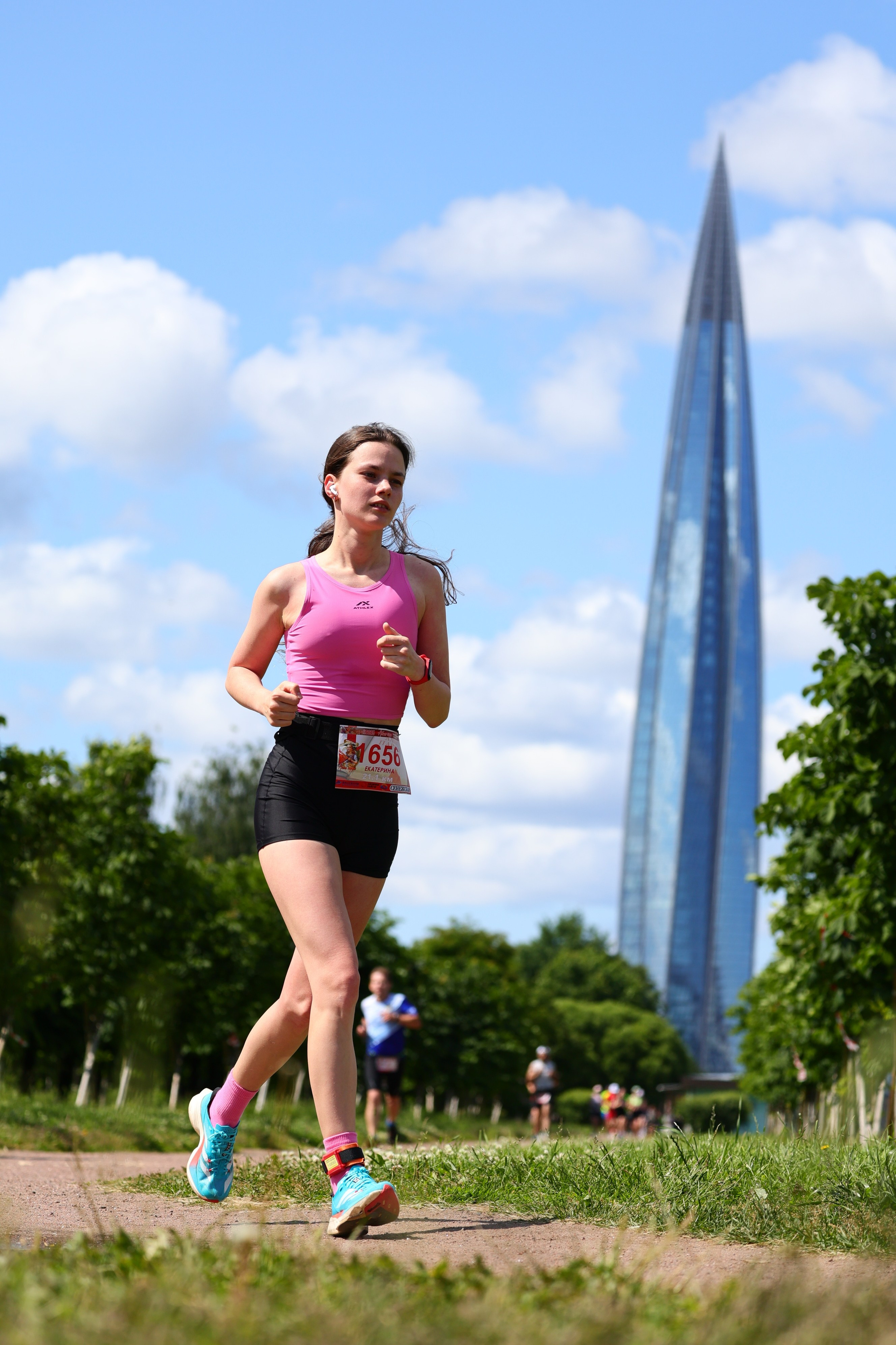 Алые паруса Грифон ран 2025. Спортивный фотограф в Санкт-Петербурге Илья Vacool