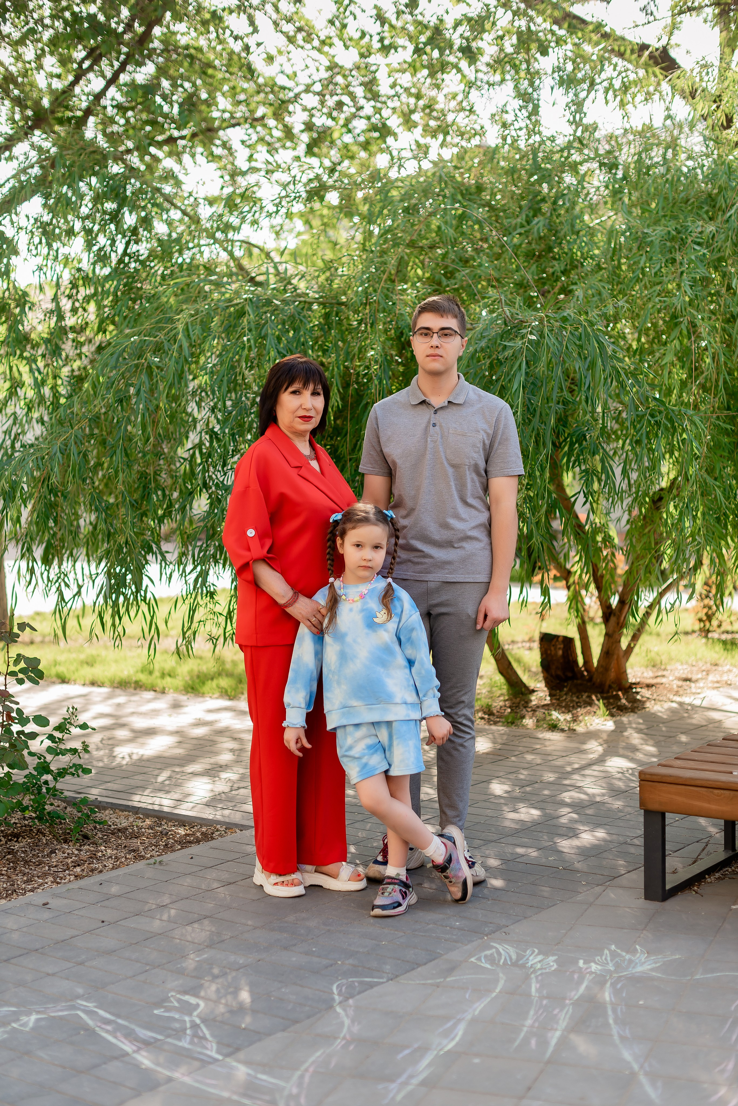 Людмила Ивановна с семьей. Фотограф Татьяна Иванчикова