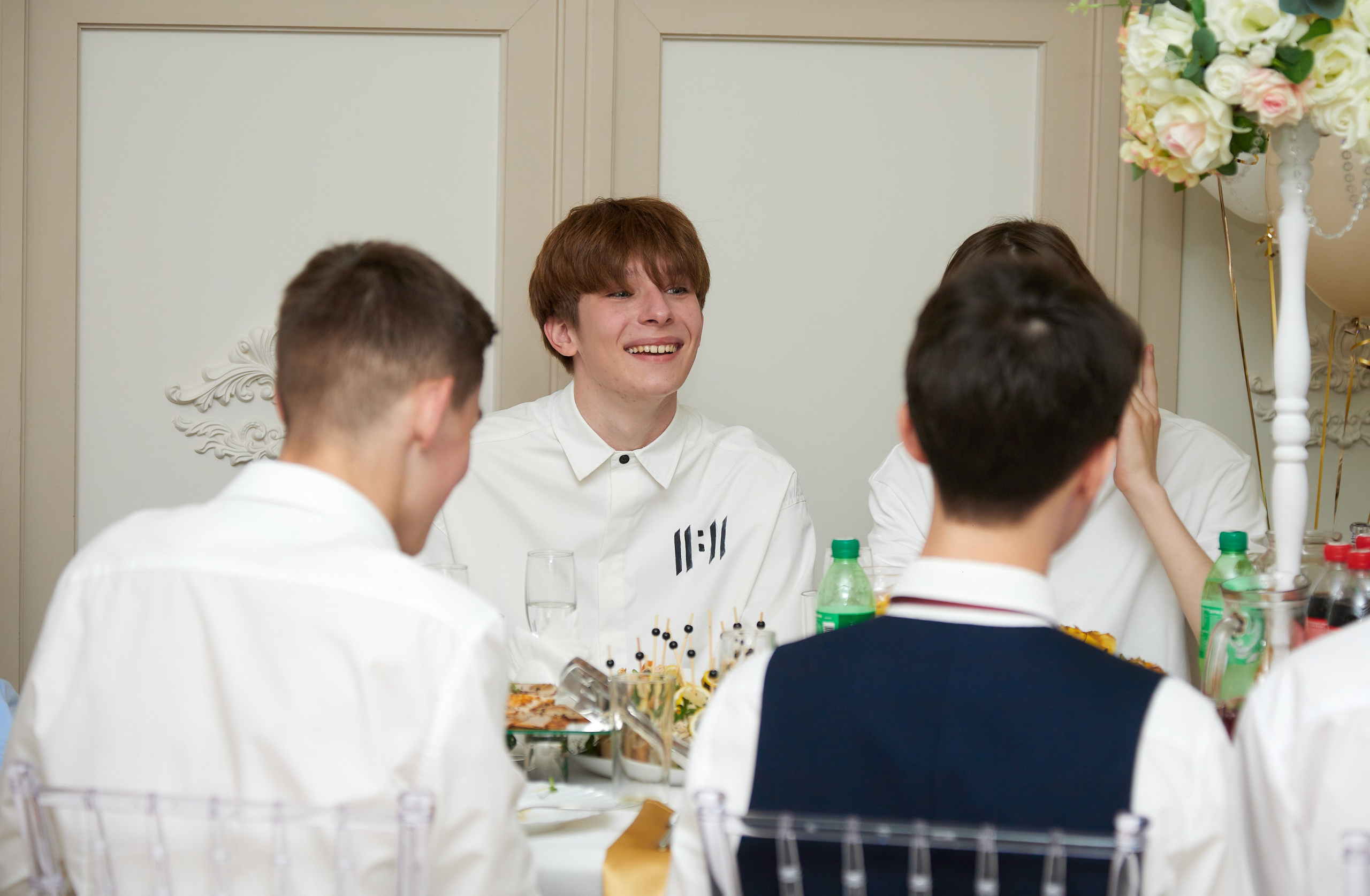 Выпускные старшеклассников. Детская выездная фотостудия