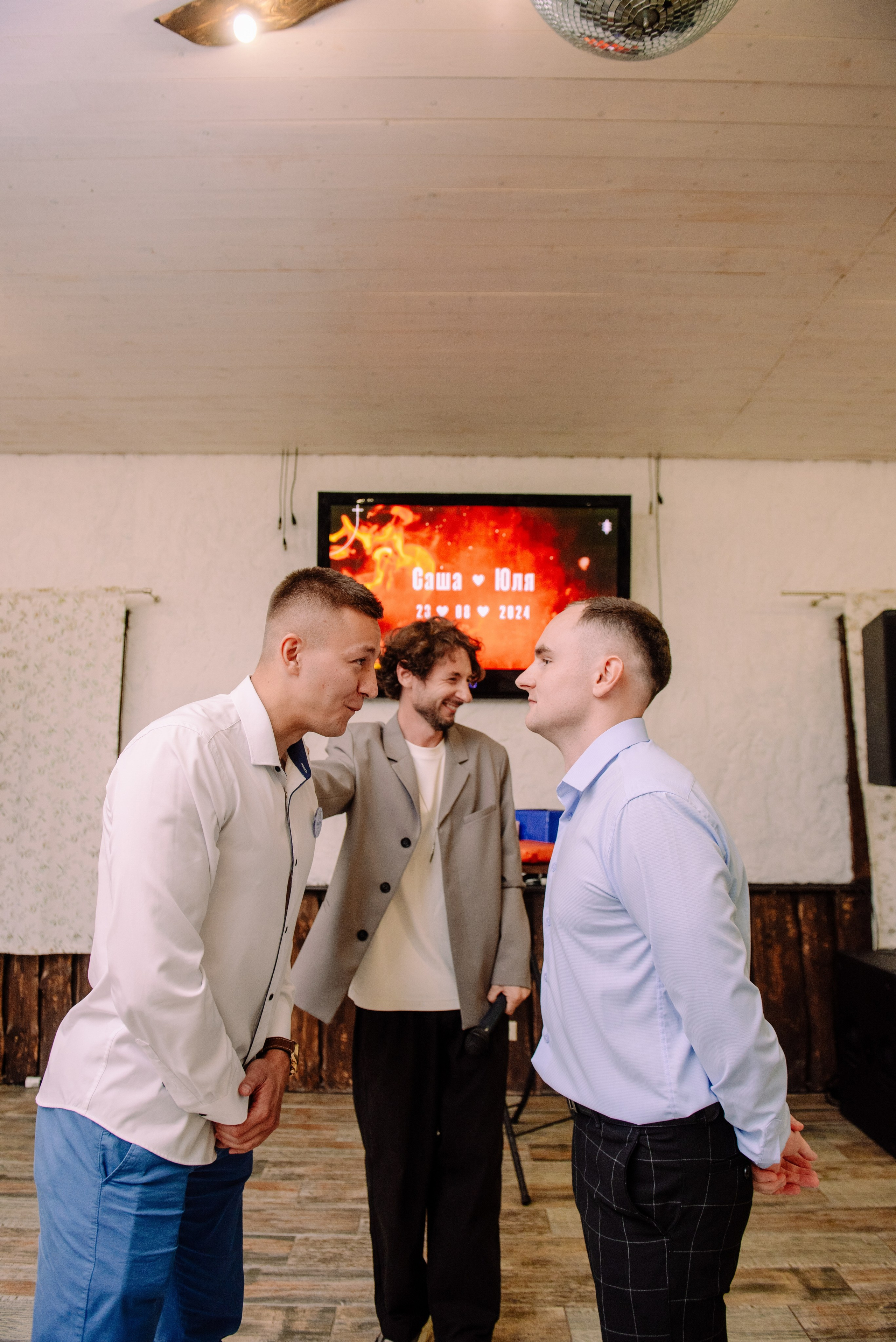 Юля и Саша — душевный банкет. Семейный и свадебный фотограф в Рязани Лиза Голованова