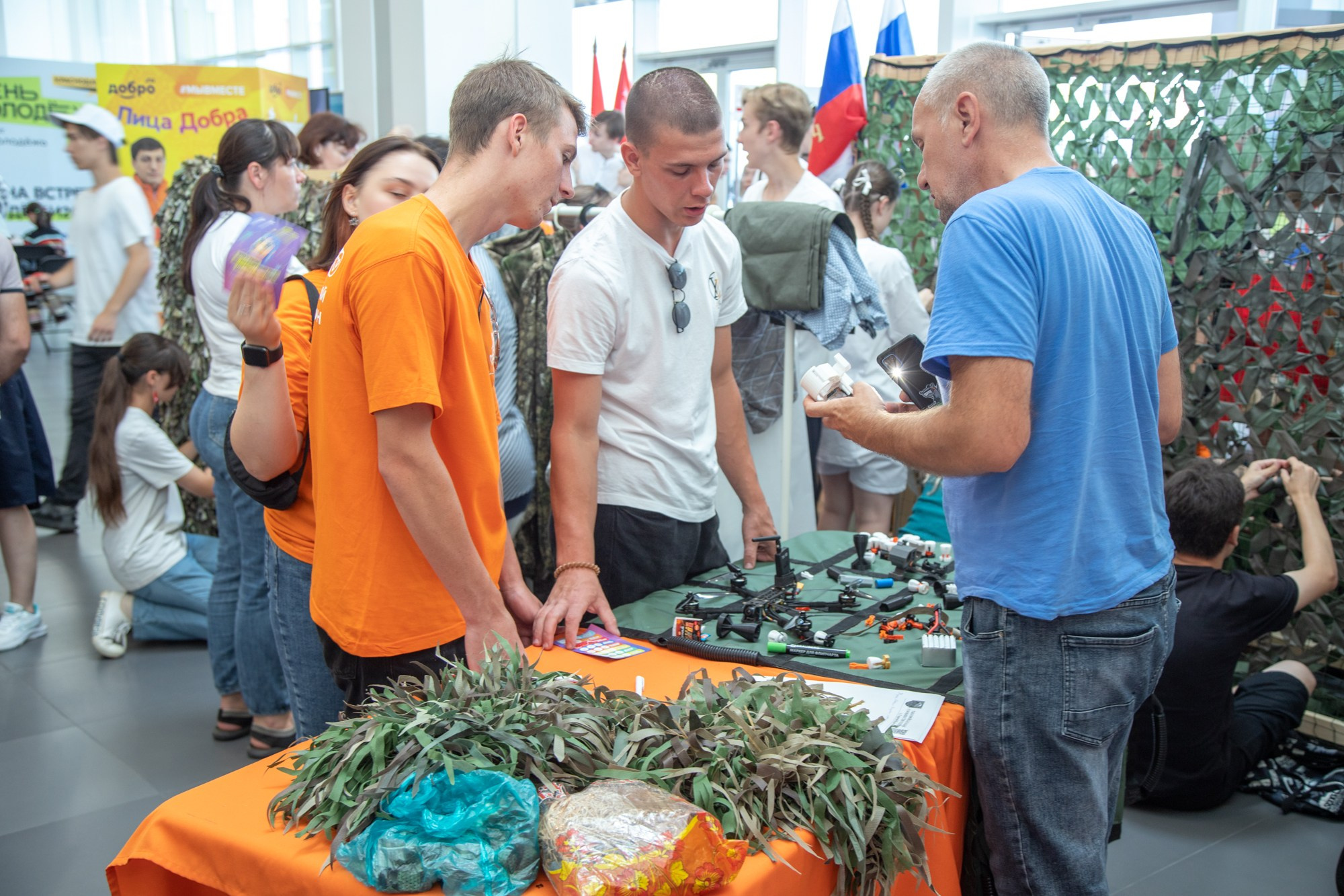 Краевой День молодёжи в Краснодаре 2023. Репортажный, промышленный и маркетплейс-фотограф Дмитрий Чернат