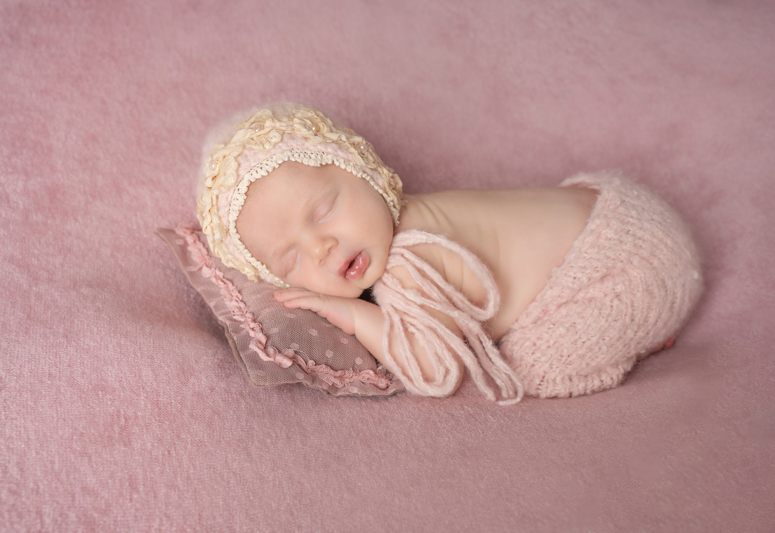 Фотосессия новорожденного в Москве — трогательные моменты первых дней