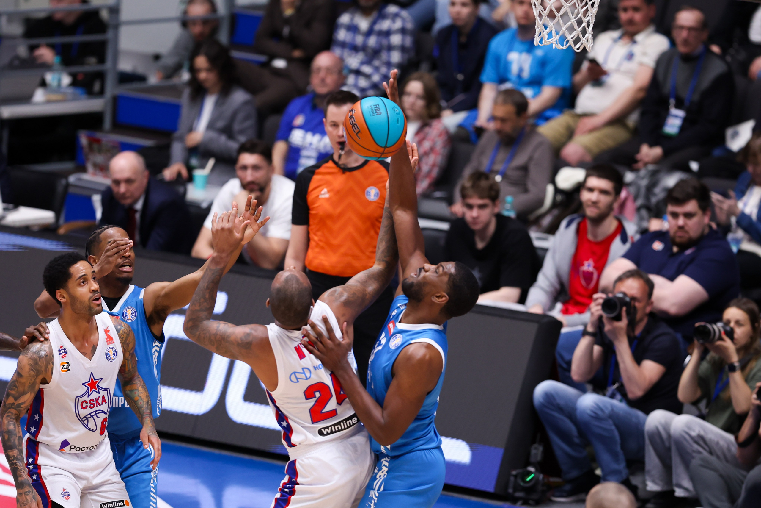 БК «Зенит» — БК «ЦСКА» финал ЕЛ ВТБ 1 игра 27.05.2025. Спортивный и репортажный фотограф Антон Тереханов