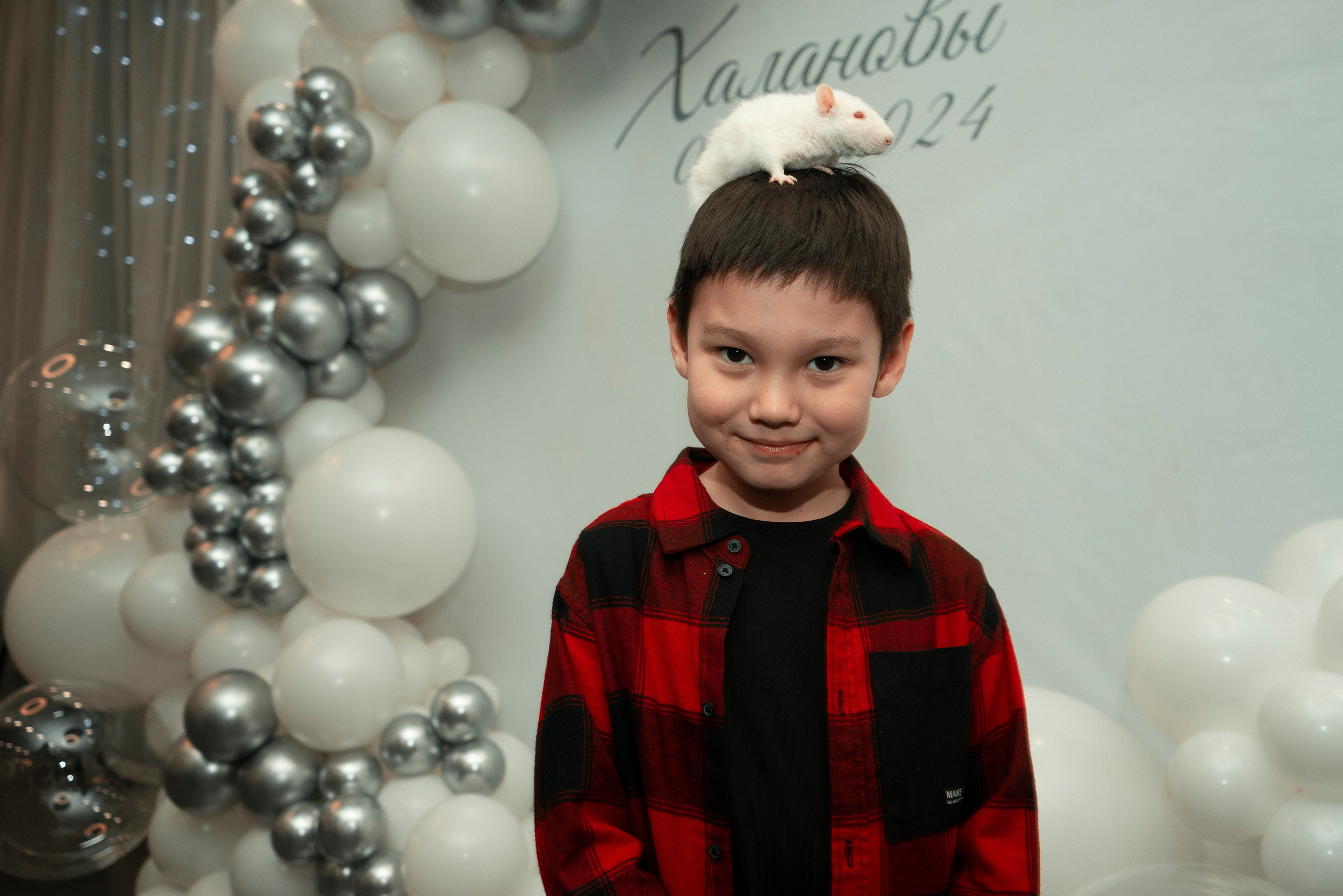 Свадебные фотографии из отеля Чингисхан города Улан-Удэ Алексея и Оюны. Фотограф в Улан-Удэ. Свадебный фотограф в Улан-Удэ