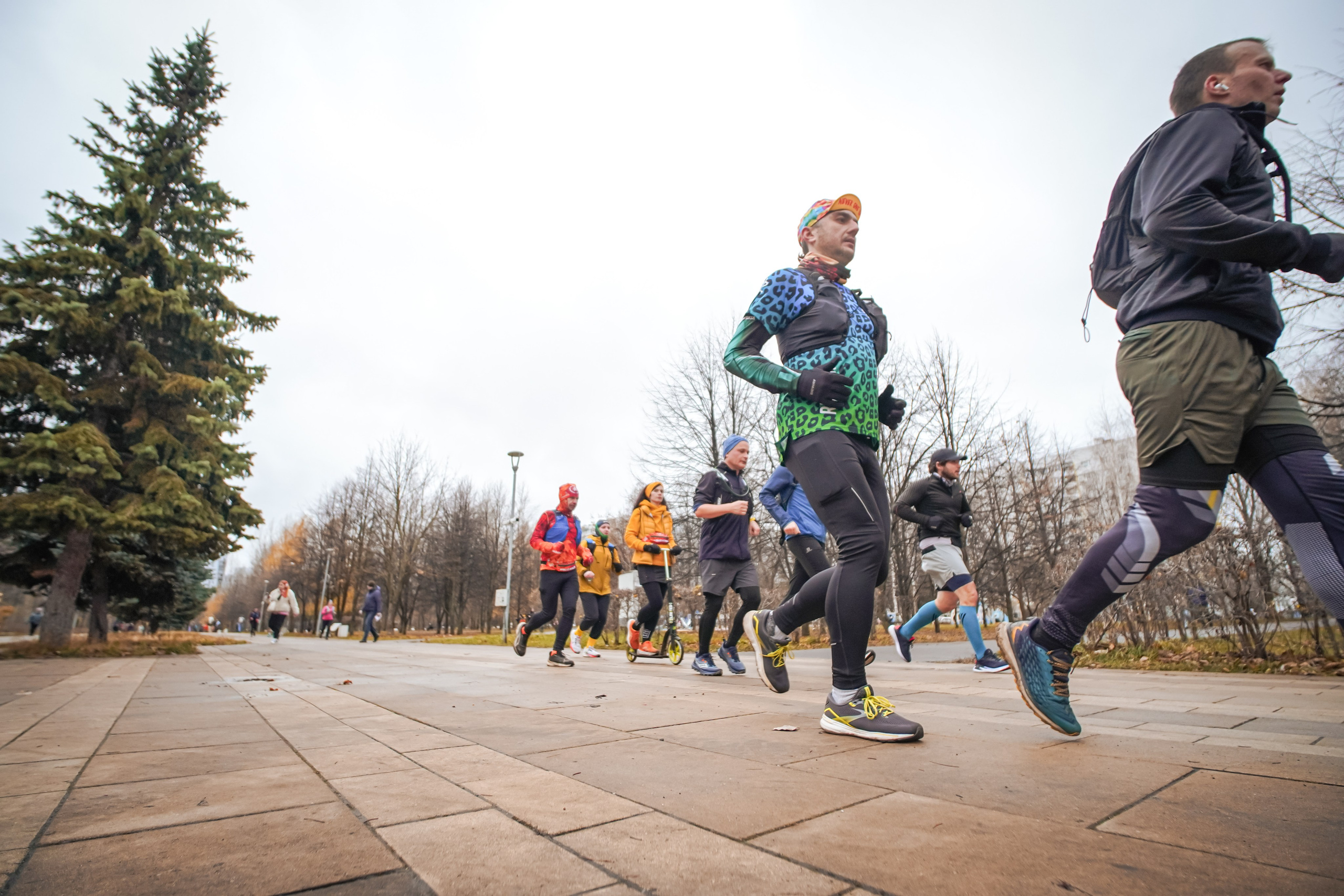 #марафонудома #яuzarun 2024 2-я петля, группа 6:30. Роман Капилюшов. Бег. Фото. Видео. г. Люберцы