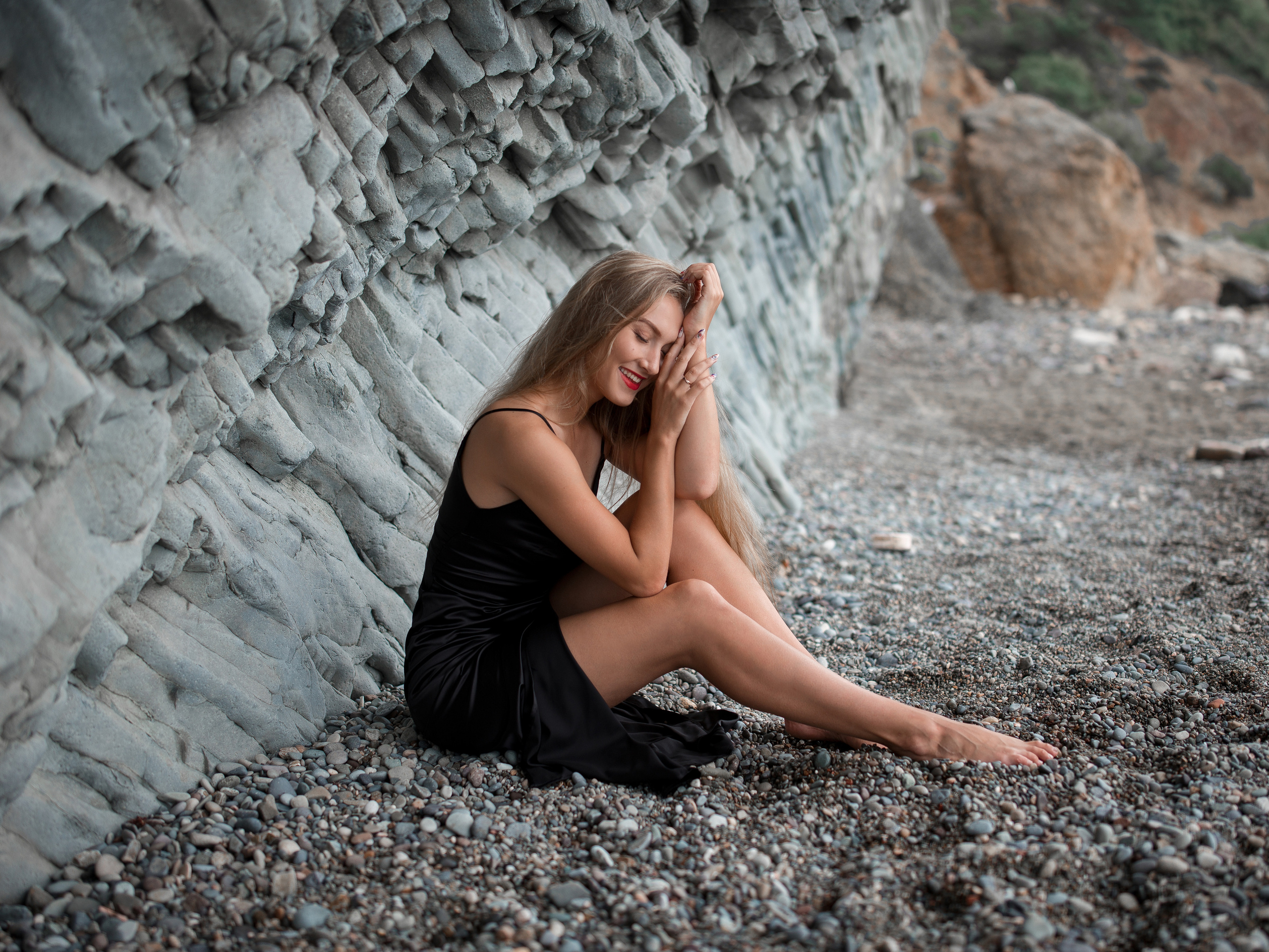 Фотограф в Севастополе - пляжные фотосессии на Фиоленте, в Казачьей бухте, в Любимовке и Учкуевке