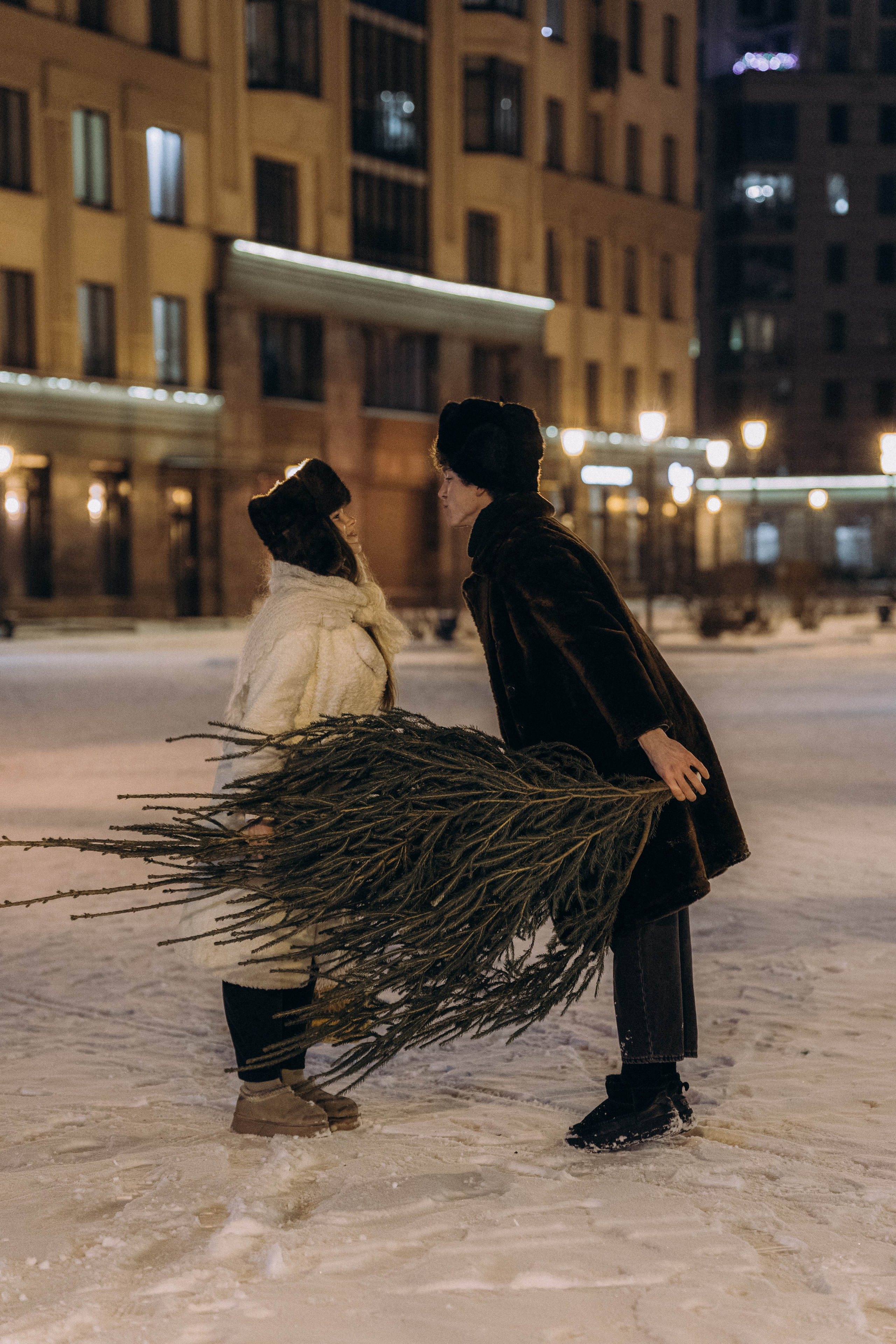 НОВОГОДНЯЯ ПРОГУЛКА ПАРЫ ПО ЧЕРНЫШЕВСКОЙ ПЕРЕД НОВЫМ ГОДОМ. Профессиональный фотограф, Санкт-Петербург — Виктория Богомолова