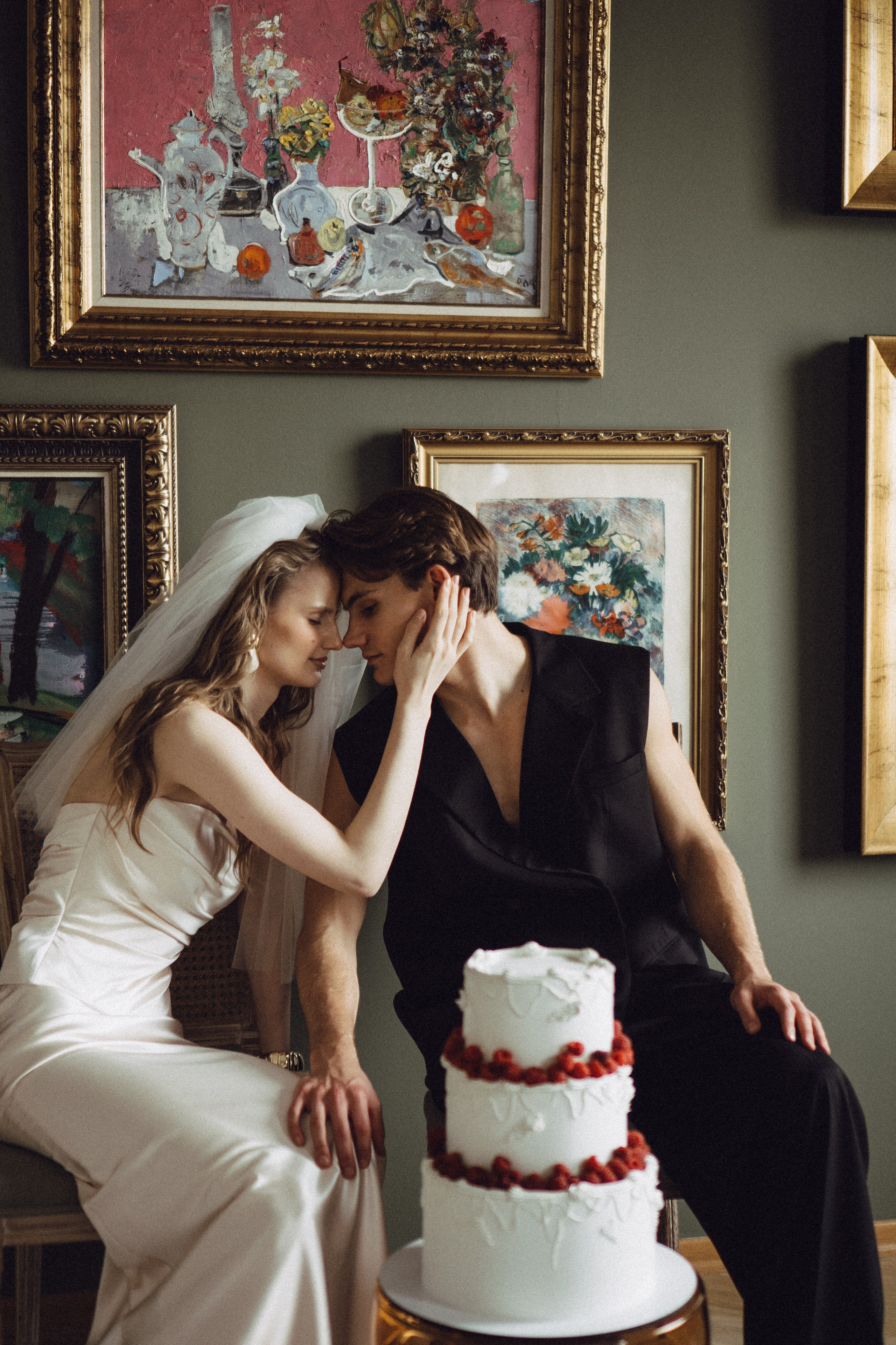 СВАДЕБНАЯ ФОТОСЕСИИИЯ ПАРЫ В УЮТНОЙ АТМОСФЕРНОЙ КВАРТИРЕ НА ФОНТАНКЕ. Профессиональный фотограф, Санкт-Петербург — Виктория Богомолова