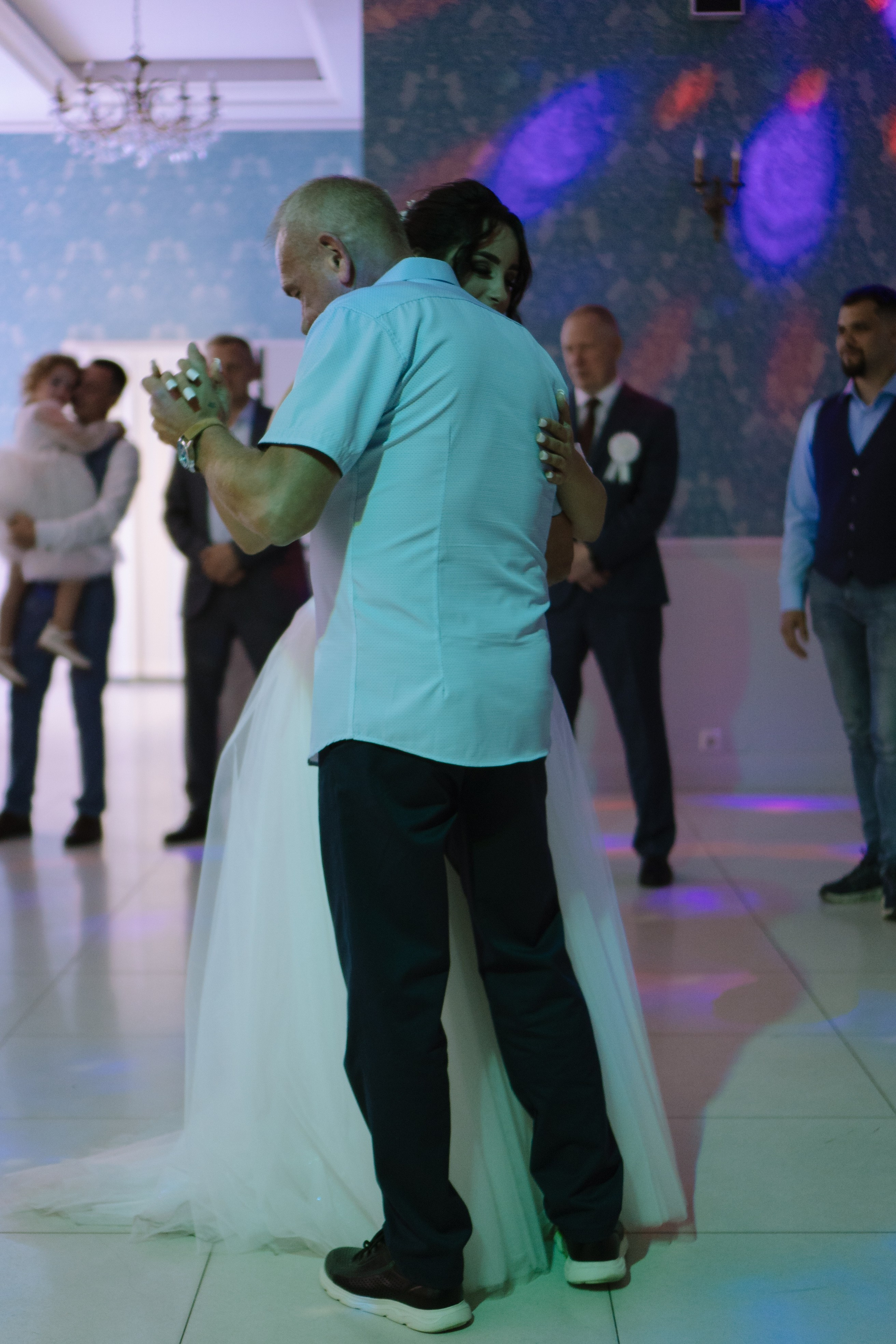 ТАНЕЦ ОТЦА И ДОЧЕРИ НА БАНКЕТЕ (СВАДЕБНАЯ ФОТОСЕСИИЯ БАНКЕТА). Профессиональный фотограф, Санкт-Петербург — Виктория Богомолова