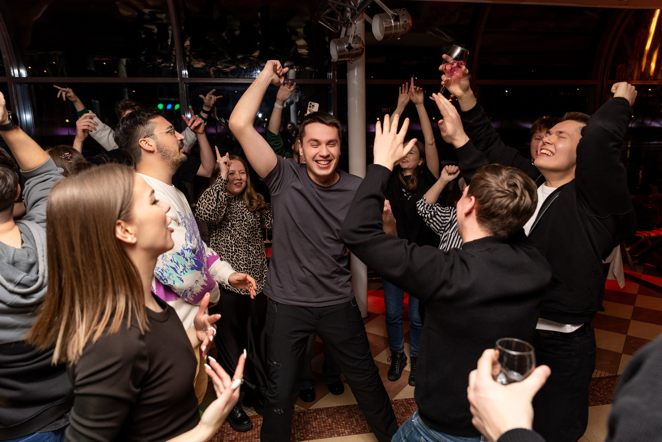 Корпортитв на теплоходе. Фотограф в Москве Десятова Ксения