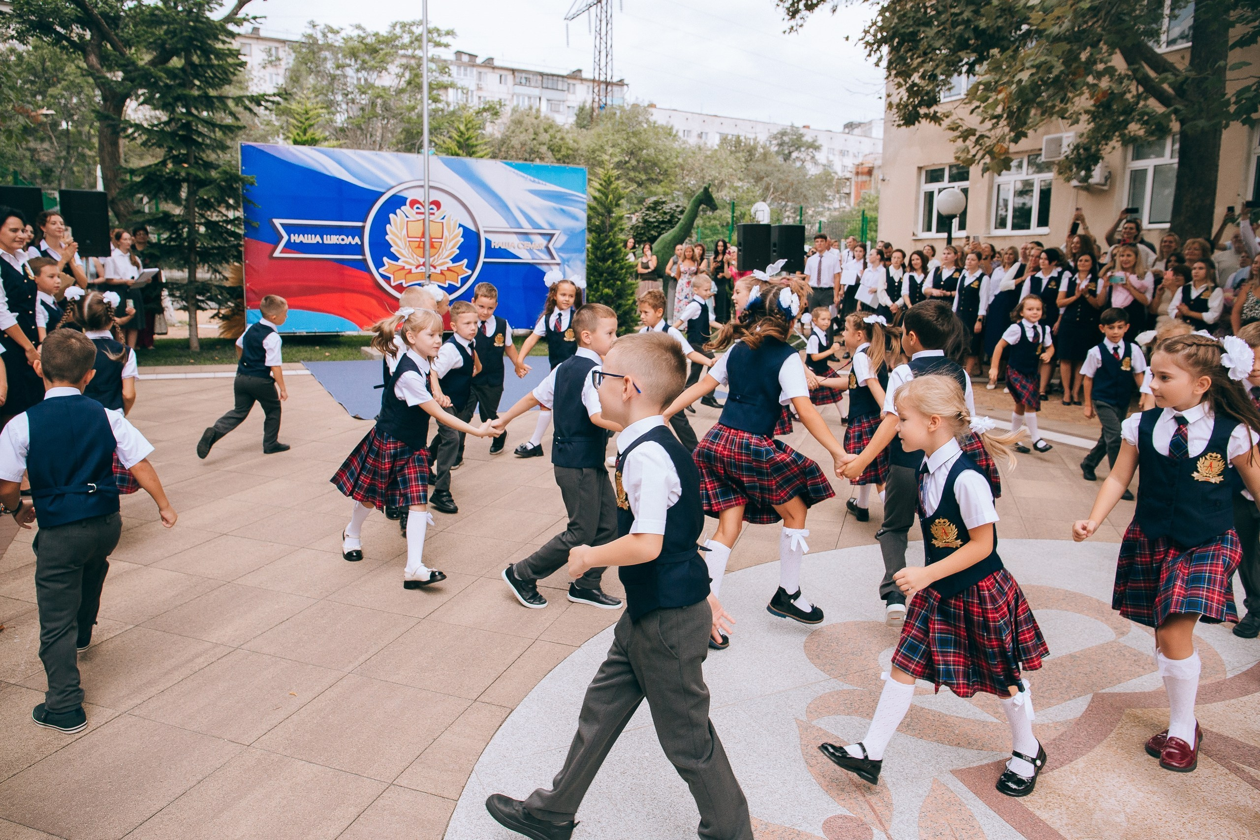 1 класс школа «Личность». Выпускные альбомы Натальи Бутко: Новороссийск, Анапа, Геленджик