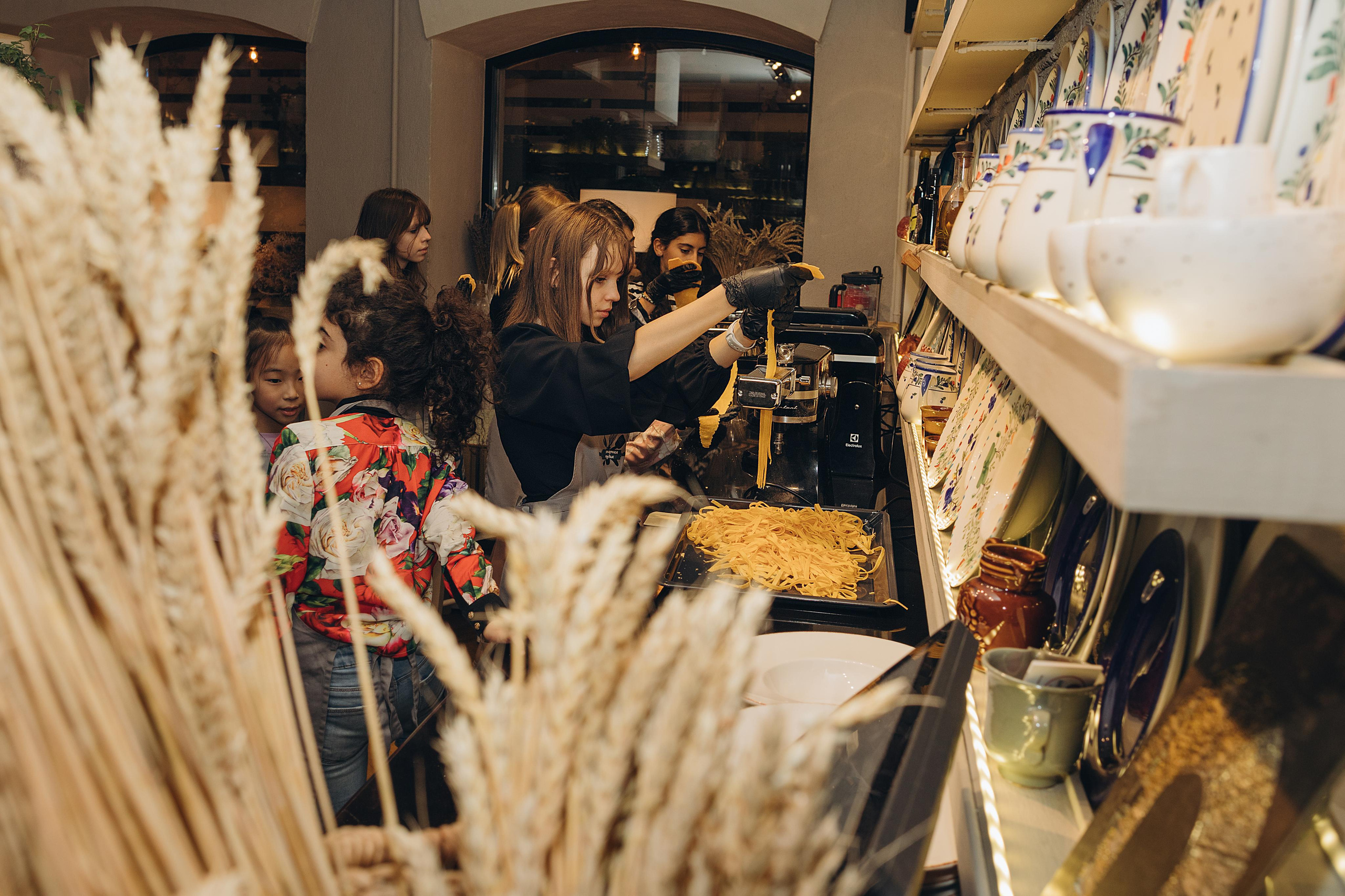 Кулинарная студия Donna Margarita. София и Гаяночка. Портретный фотограф в Москве и МО Зимина Татьяна