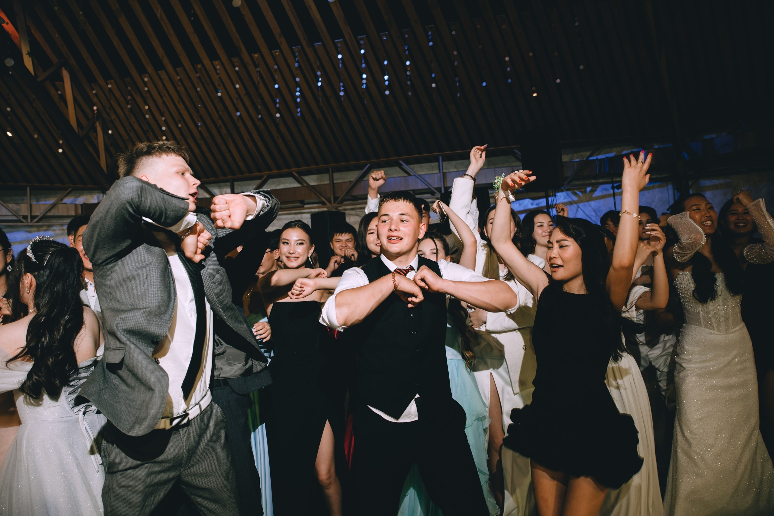 Выпускной Усть-Ордынской СОШ № 1 2025. Фотограф в Иркутске Сендыхеев Пётр