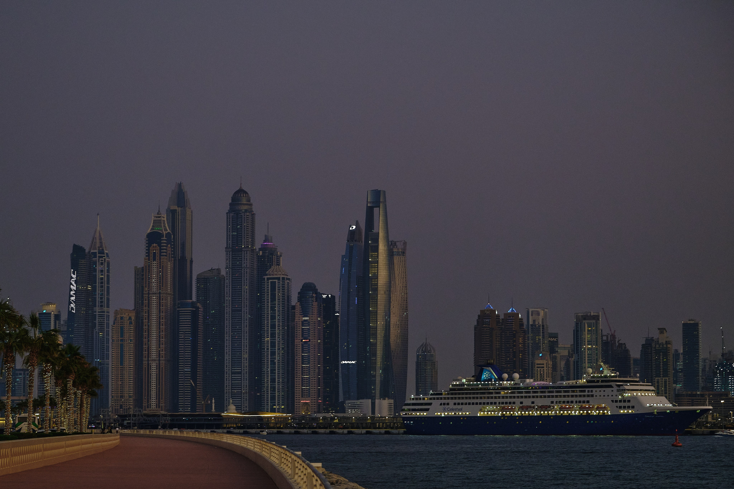 Dubai & Abu Dhabi. Aleksandr Kobtsev