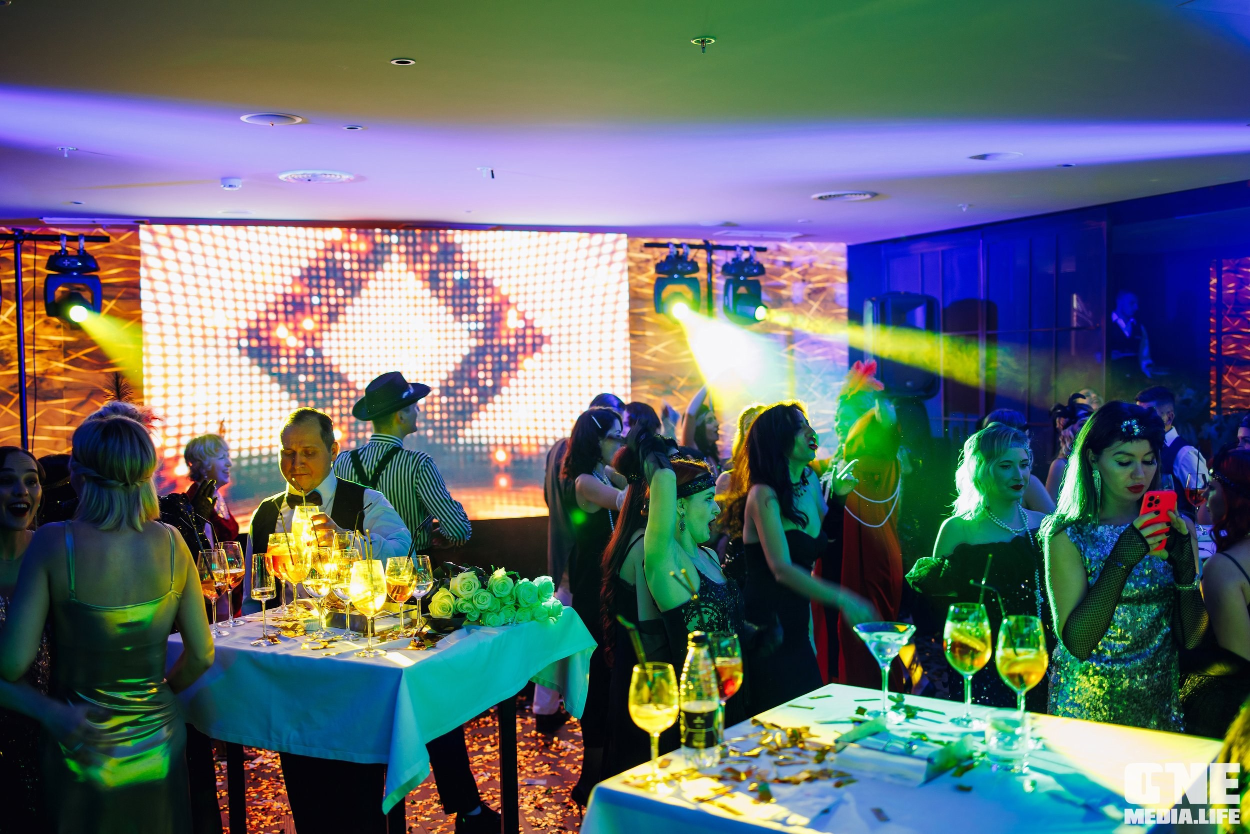 Вечеринка в стиле GATSBY. One Media Life: фоторепортажи, фотоотчеты с мероприятий и заведений