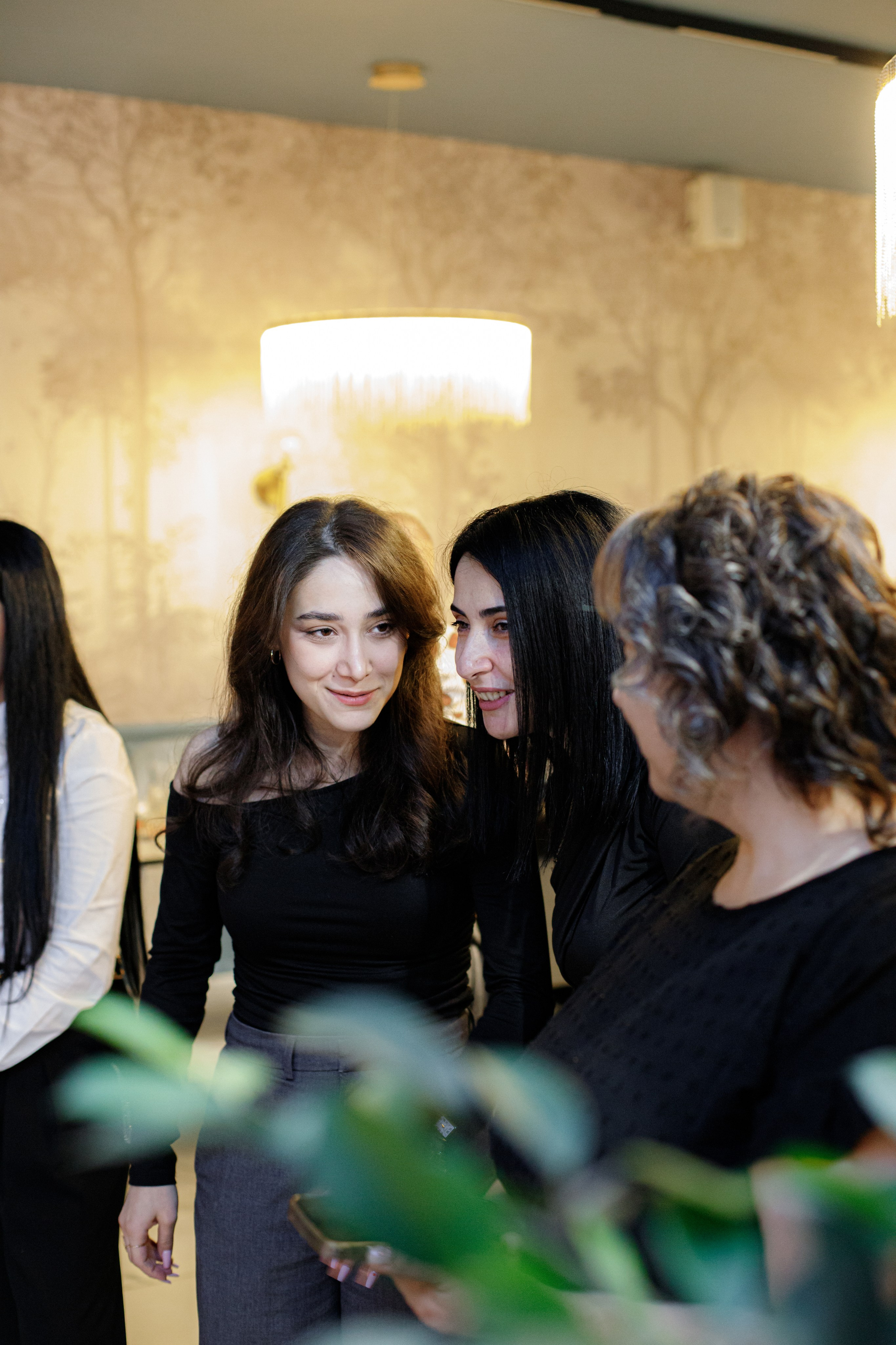 ASIA'S BIRTHDAY PARTY. Photokarish