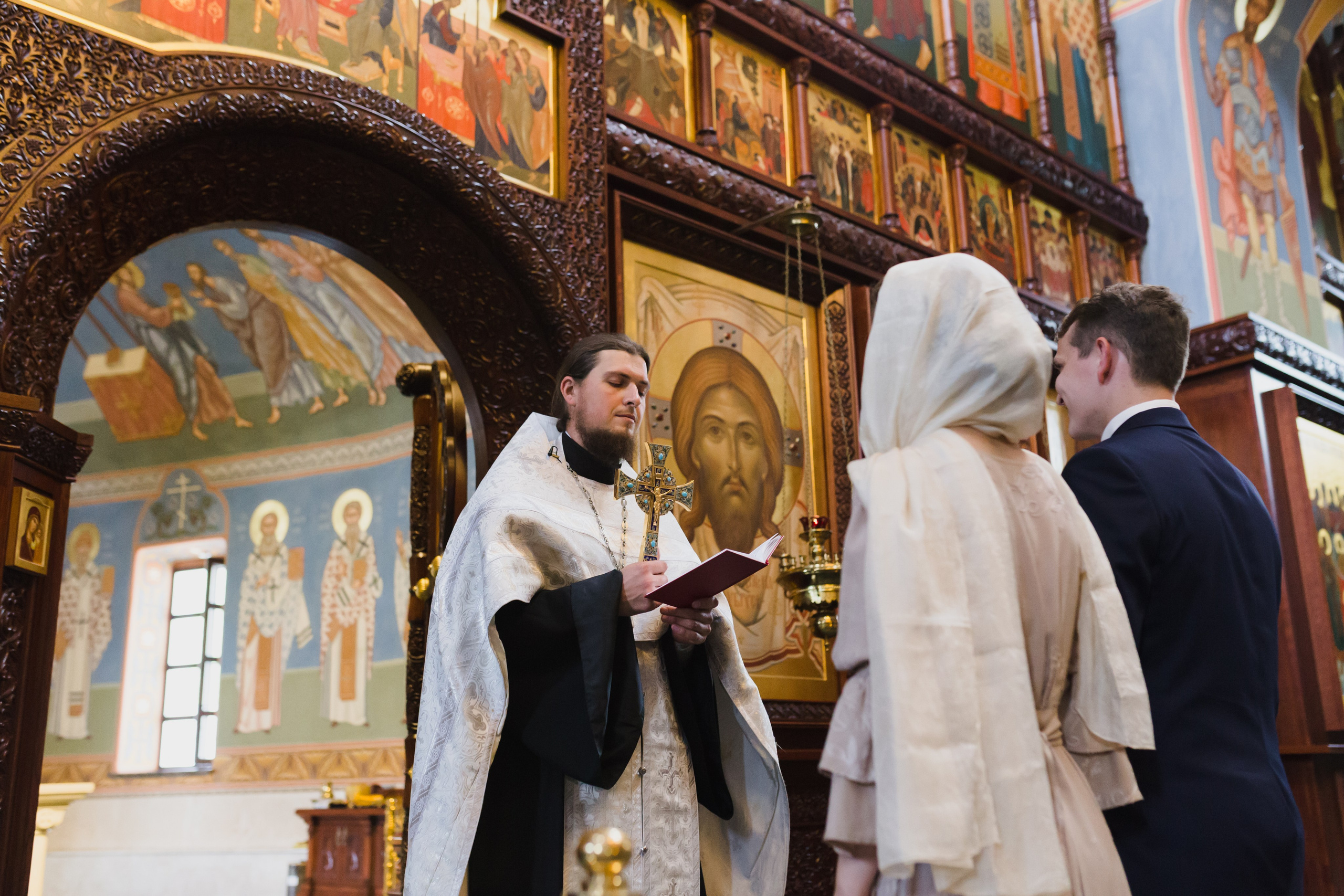 Фотосъемка таинства венчания в Успенском соборе. Семейный фотограф на крещение, венчание в Иваново Галина Скурихина