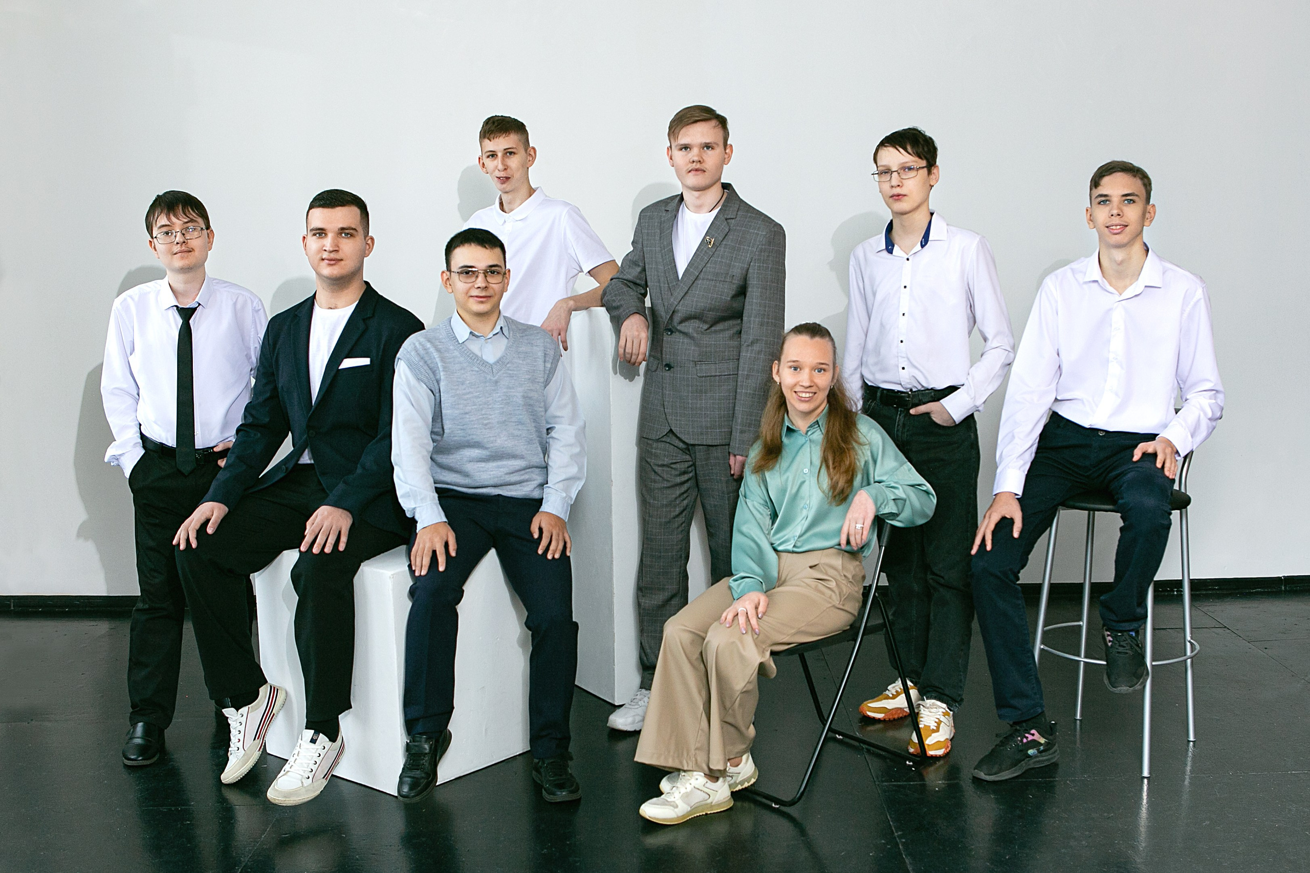 Выпускные фотоальбомы в Омске. Школьный фотограф в Омске, 1 класс, 4 класс, 9 класс, 11 класс, выпускной, выпускной в детском саду. Фотограф Наталья Стаг в Омске. Фотографирую в разных стилях в разных студиях, а так же в школах и садах. Печатаю выпускные фотоальбомы