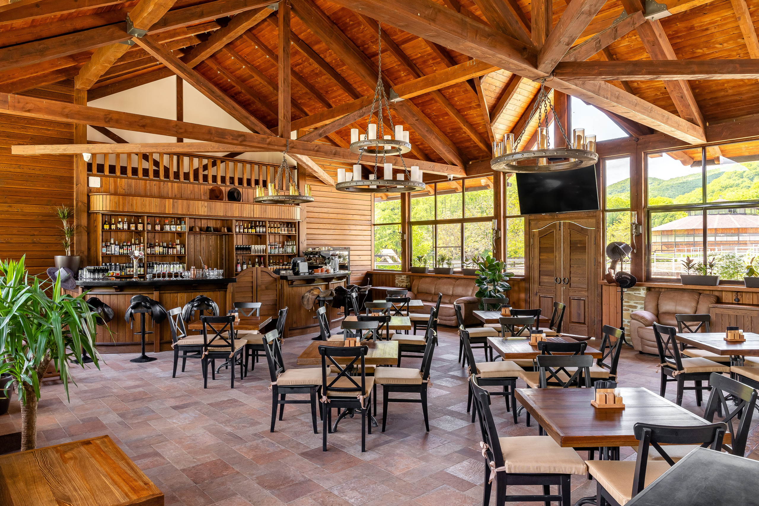 Парк-отель «Орлиное гнездо». Бар «Подкова». п. Горячий Ключ. Интерьерный фотограф в Краснодарском крае Светлана Шурлова