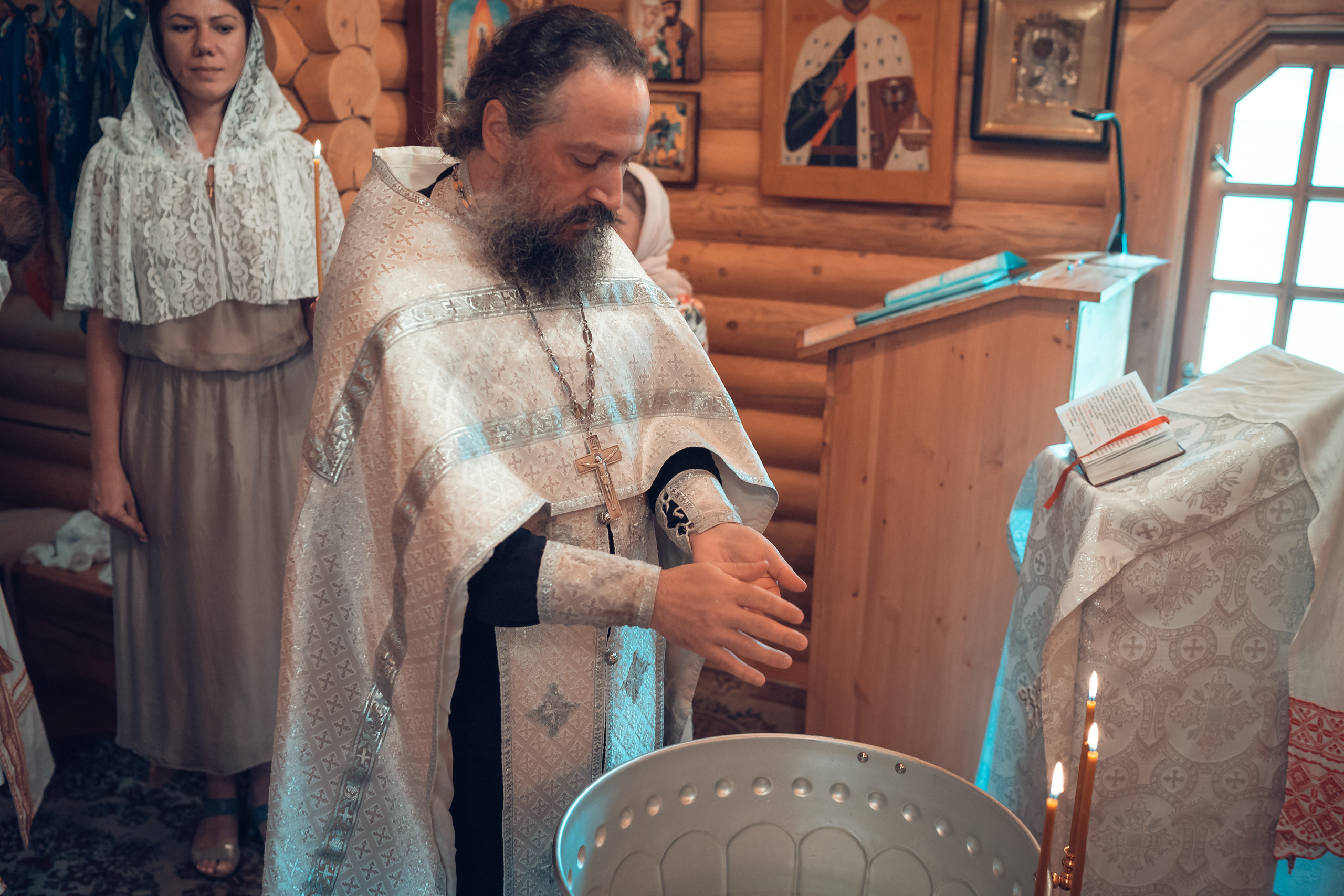 Крещение Юлии Храм Вифлеемских младенцев в Соснах. Фотограф на Крещение и Венчание в Красноярске Рамазанова Юлия