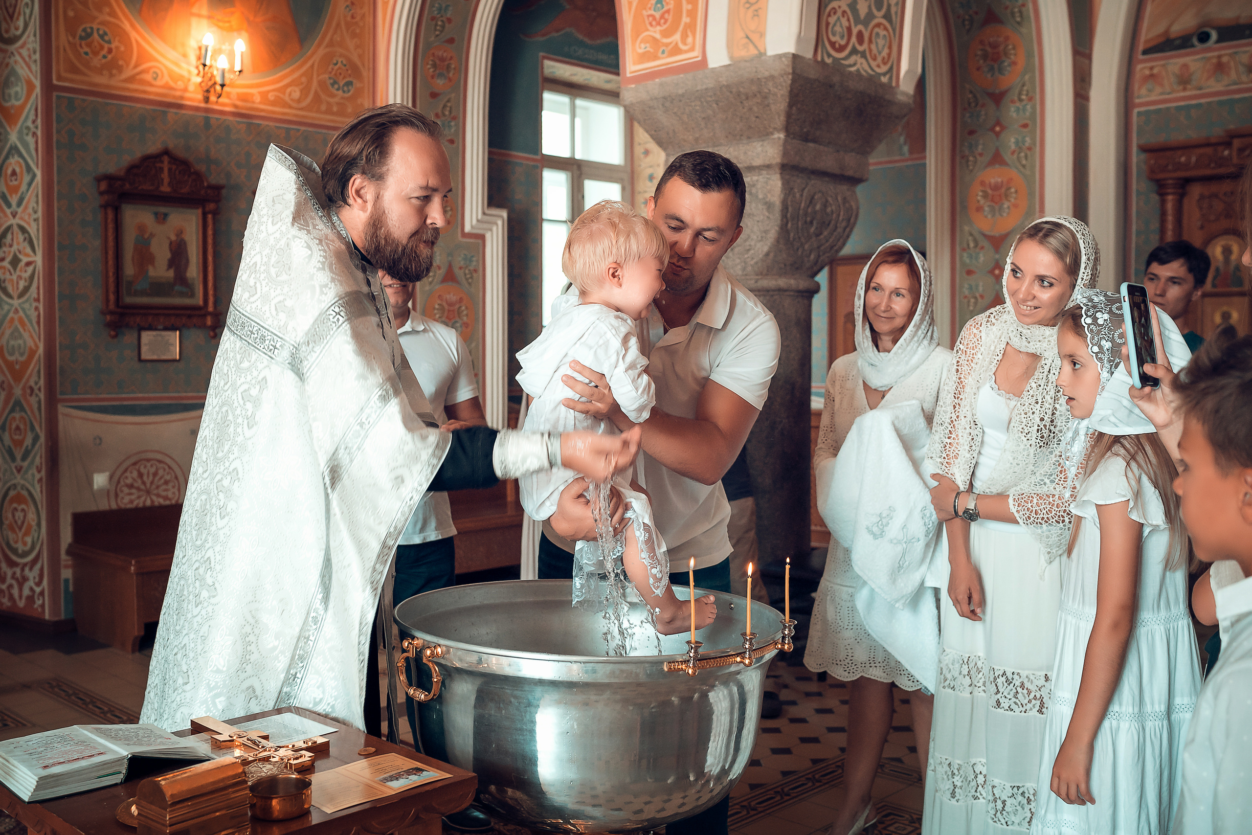 Крещение Артемия Храм Иоанна Предтечи. Фотограф на Крещение и Венчание в Красноярске Рамазанова Юлия