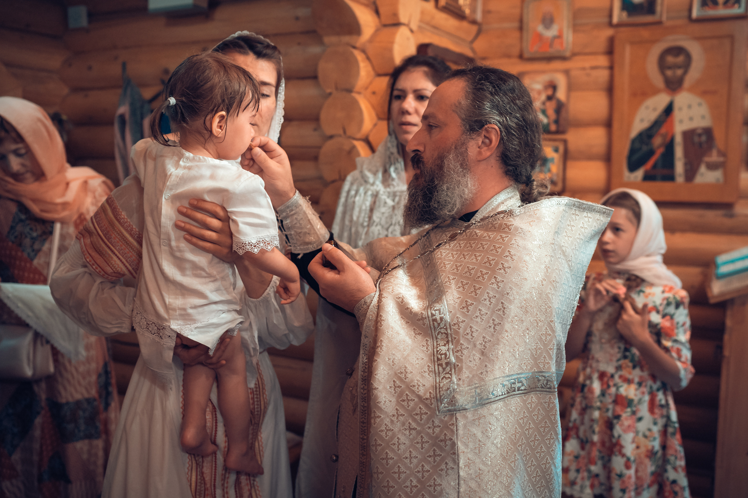 Крещение Юлии Храм Вифлеемских младенцев в Соснах. Фотограф на Крещение и Венчание в Красноярске Рамазанова Юлия