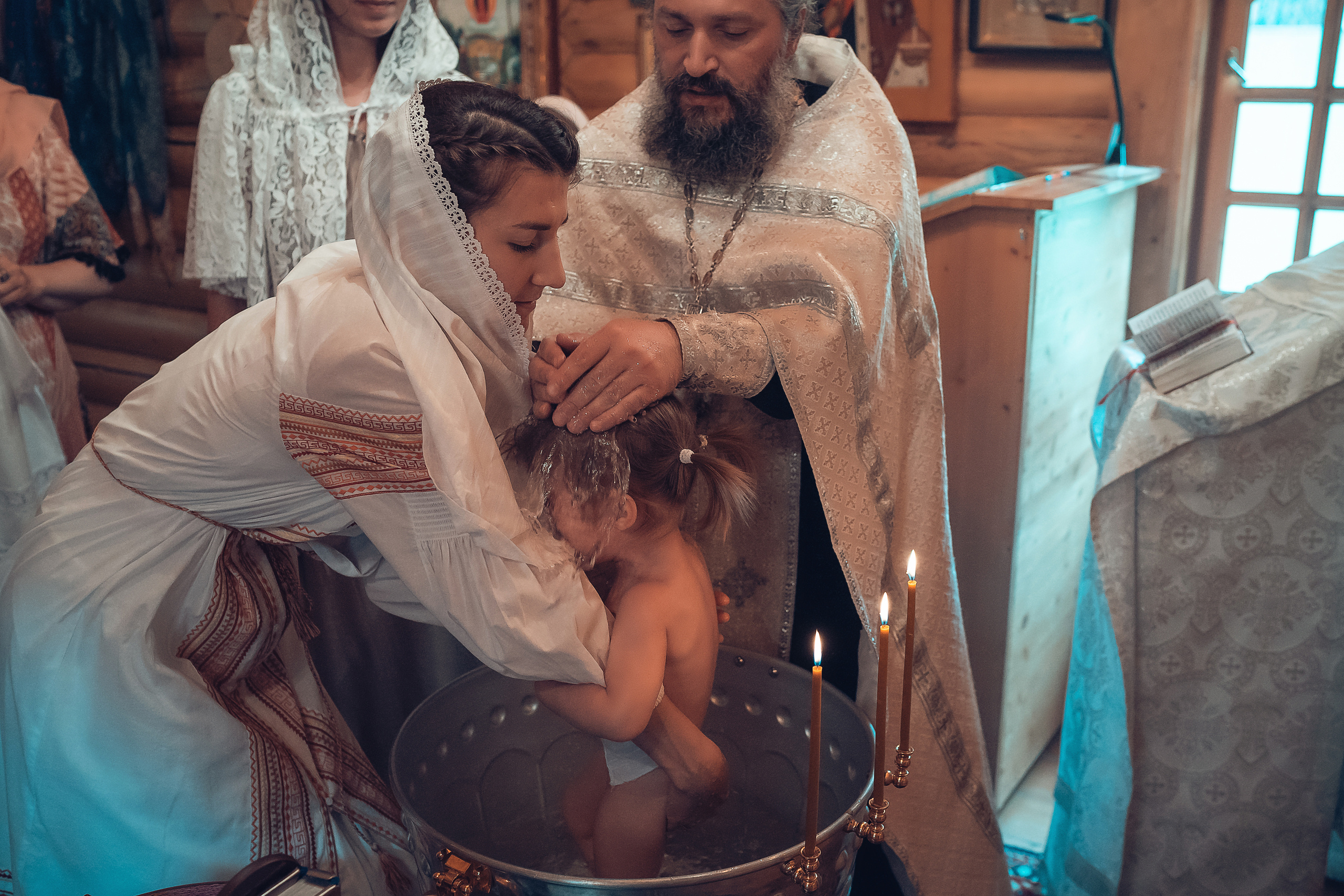 Крещение Юлии Храм Вифлеемских младенцев в Соснах. Фотограф на Крещение и Венчание в Красноярске Рамазанова Юлия