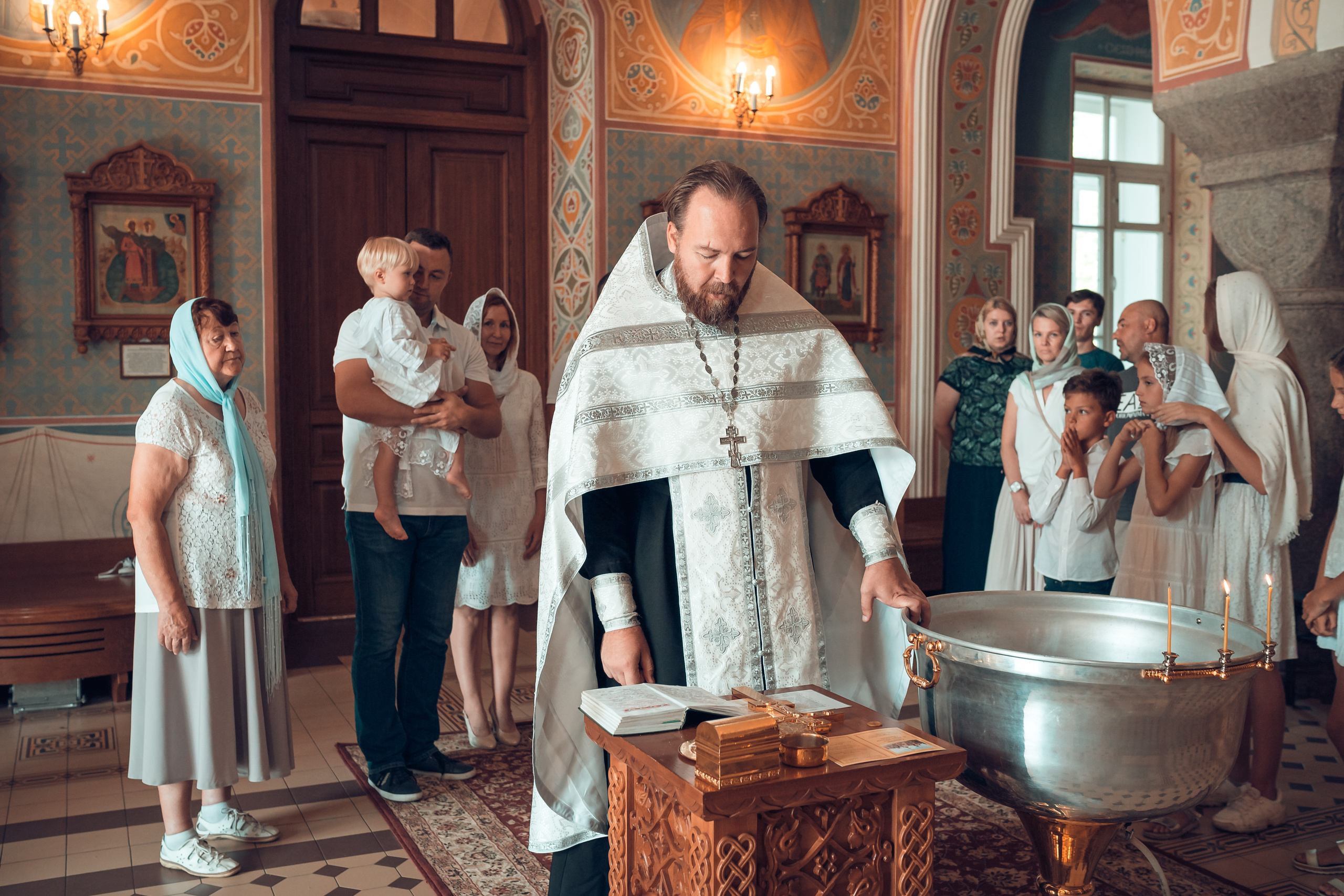 Крещение Артемия Храм Иоанна Предтечи. Фотограф на Крещение и Венчание в Красноярске Рамазанова Юлия