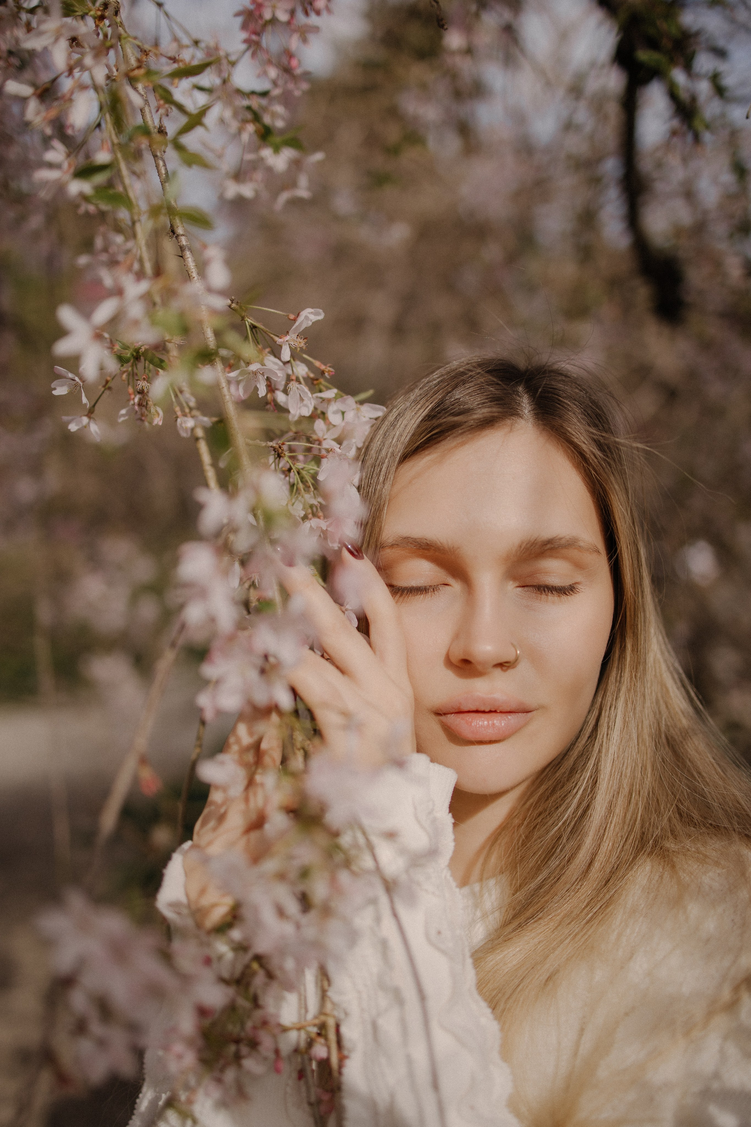 Света в сакуре. Фотограф Сочи Адлер Сириус Красная поляна Олеся Минив