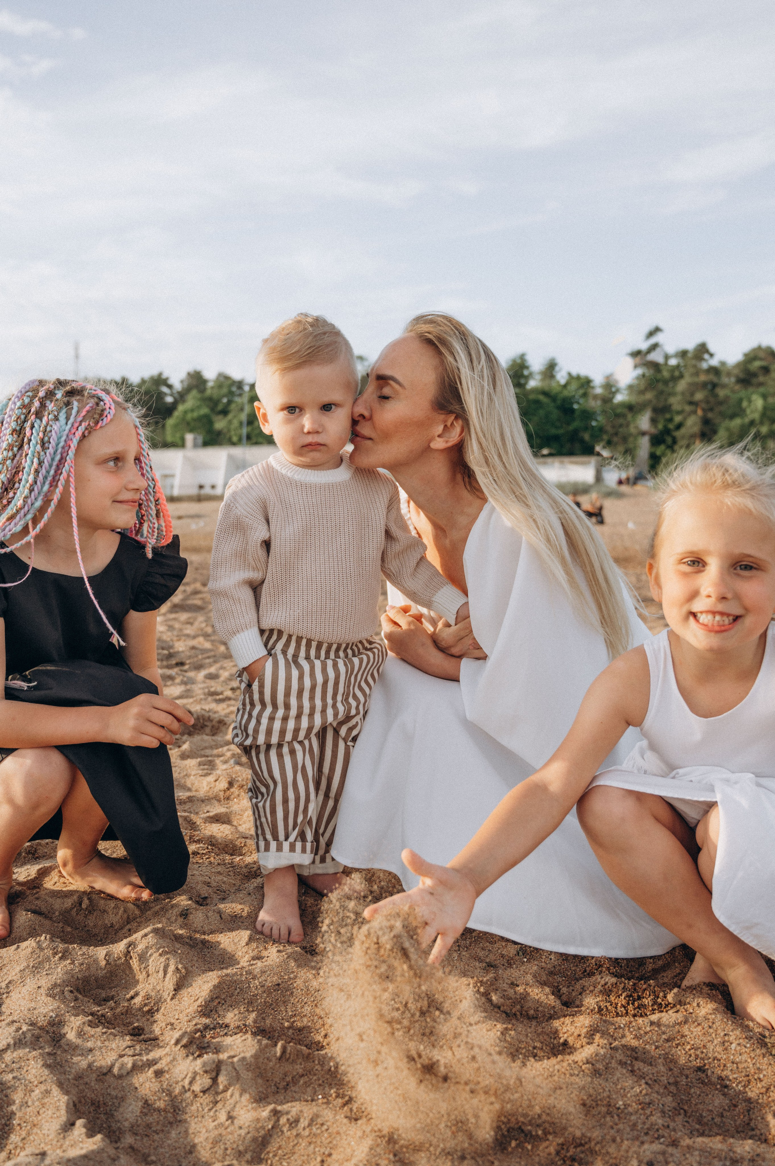 Юлия. Профессиональный фотограф беременности в СПБ. Стильные фотосессии беременности в стиле минимализм и классическая фотография
