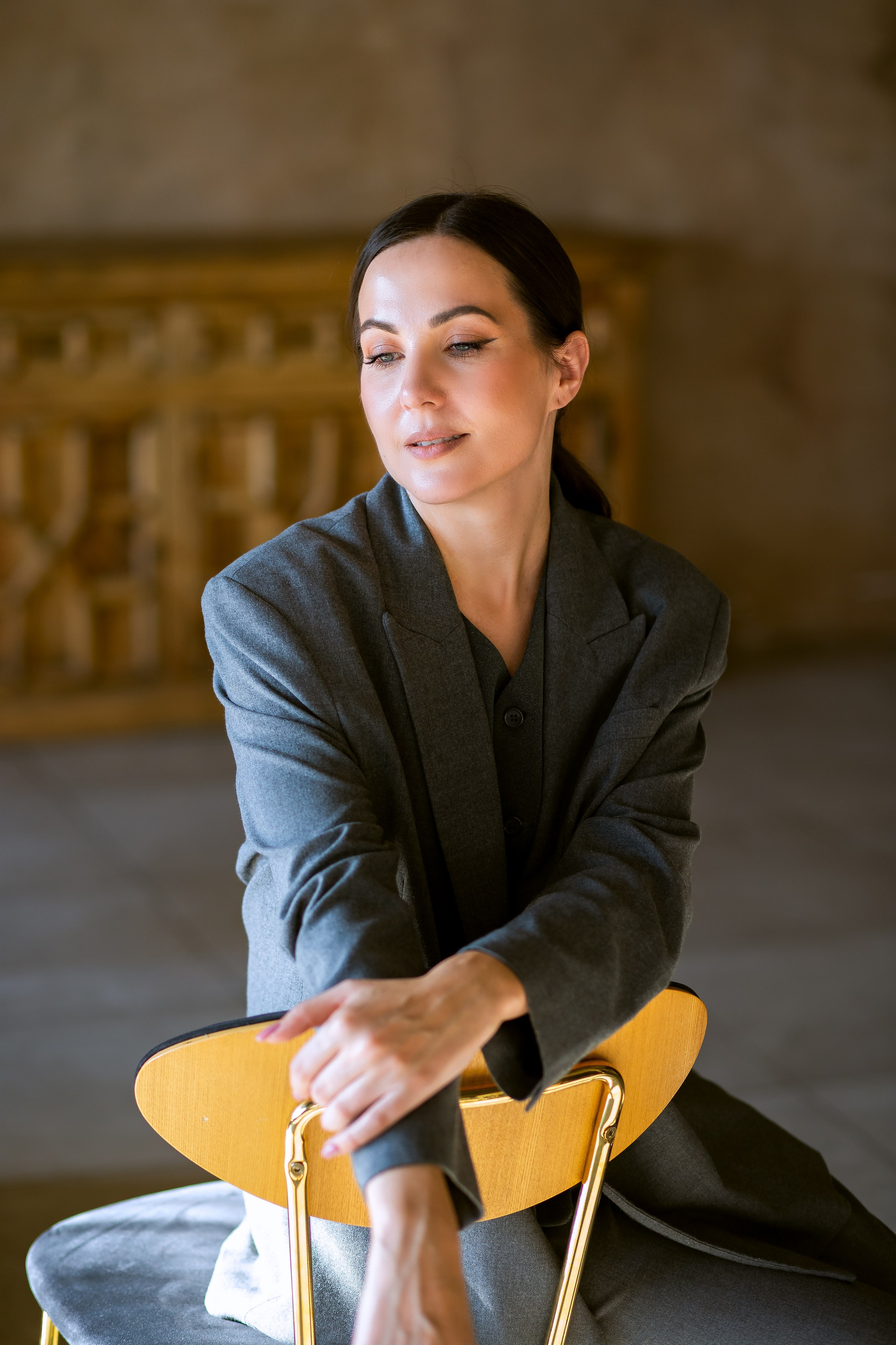 Деловой женский портрет в студии. Семейный фотограф в Москве Влада Лунина