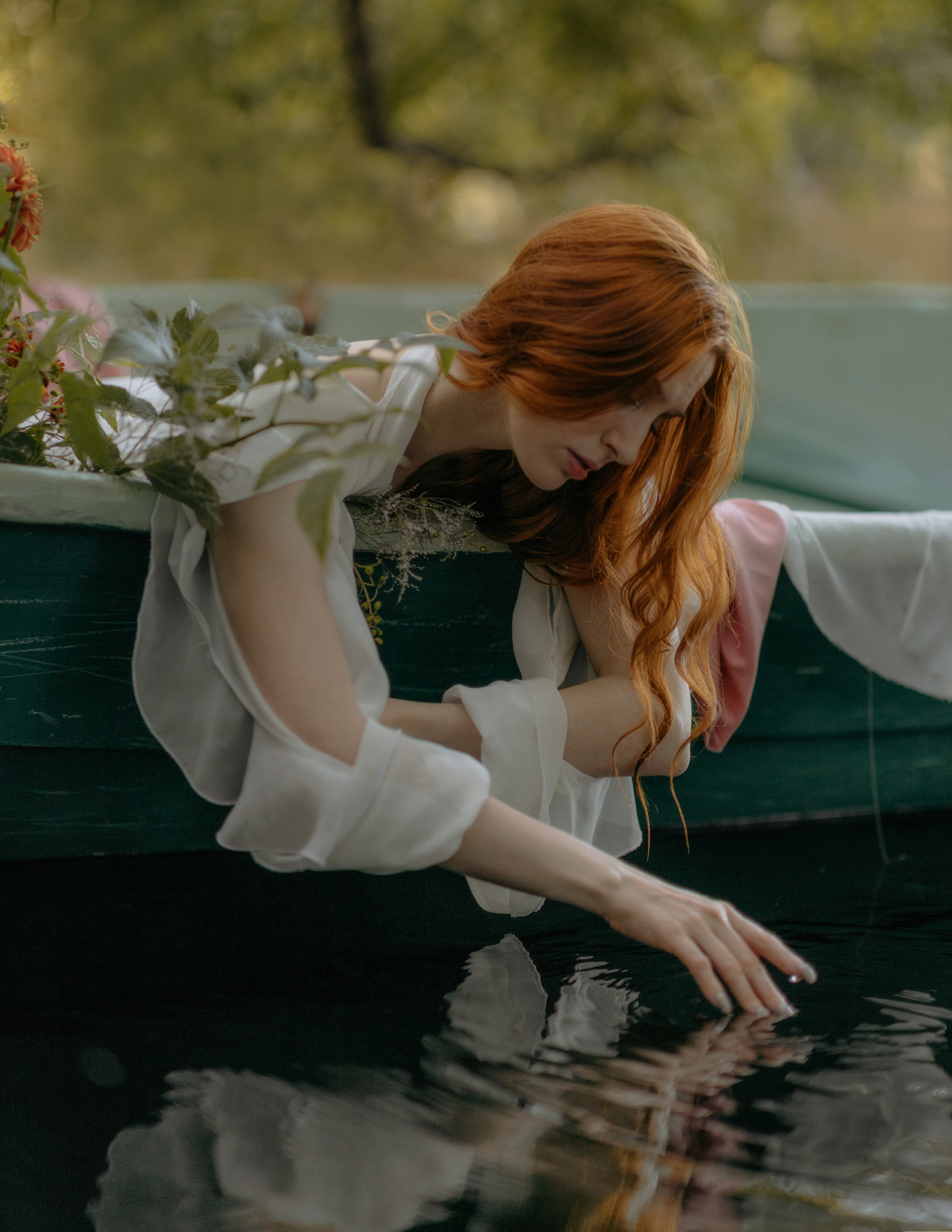 Фотосессия в парке с лодкой. Фотограф Санкт-Петербург женский портрет Екатерина Коваль