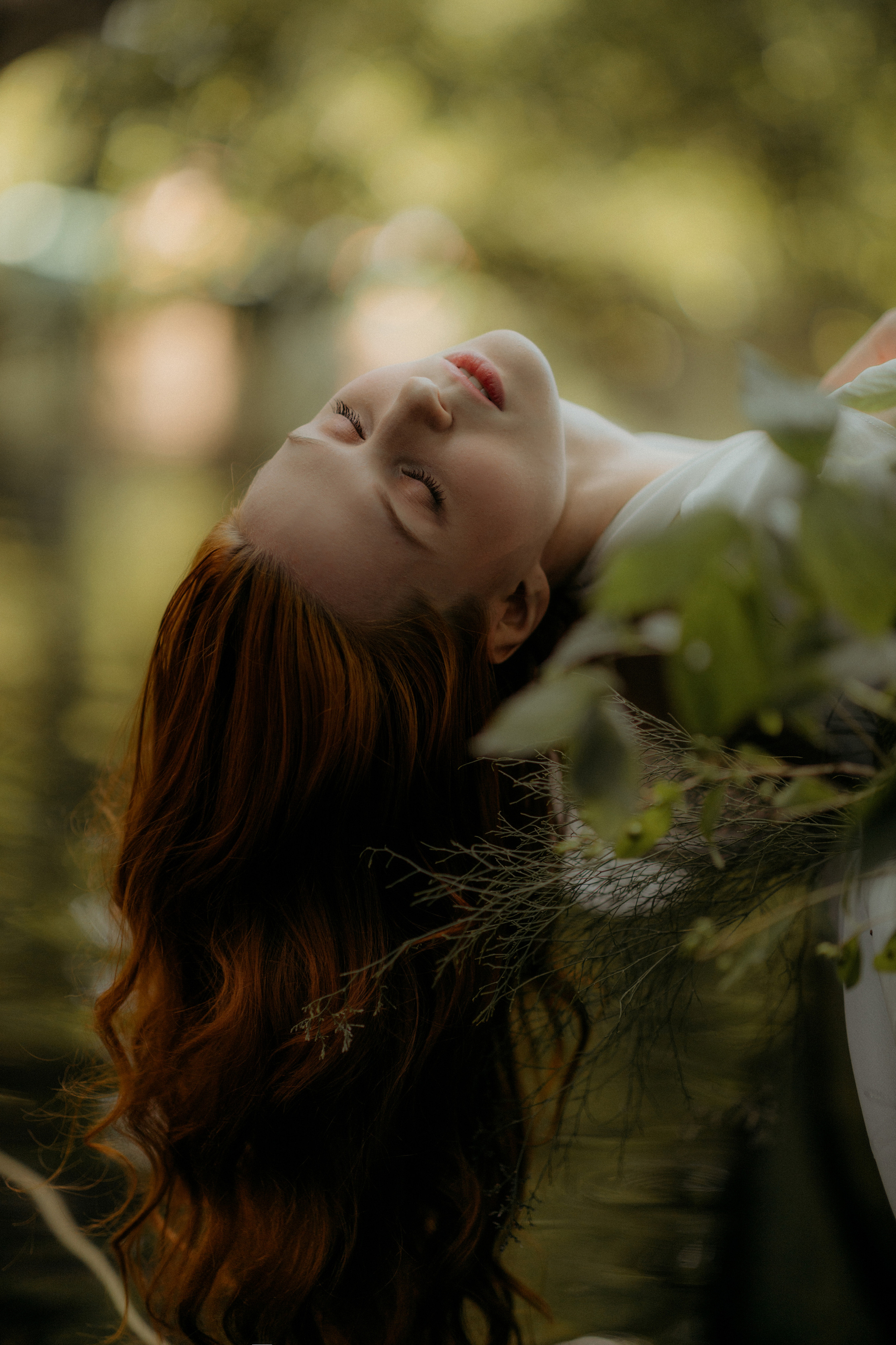 Фотосессия в парке с лодкой. Фотограф Санкт-Петербург женский портрет Екатерина Коваль