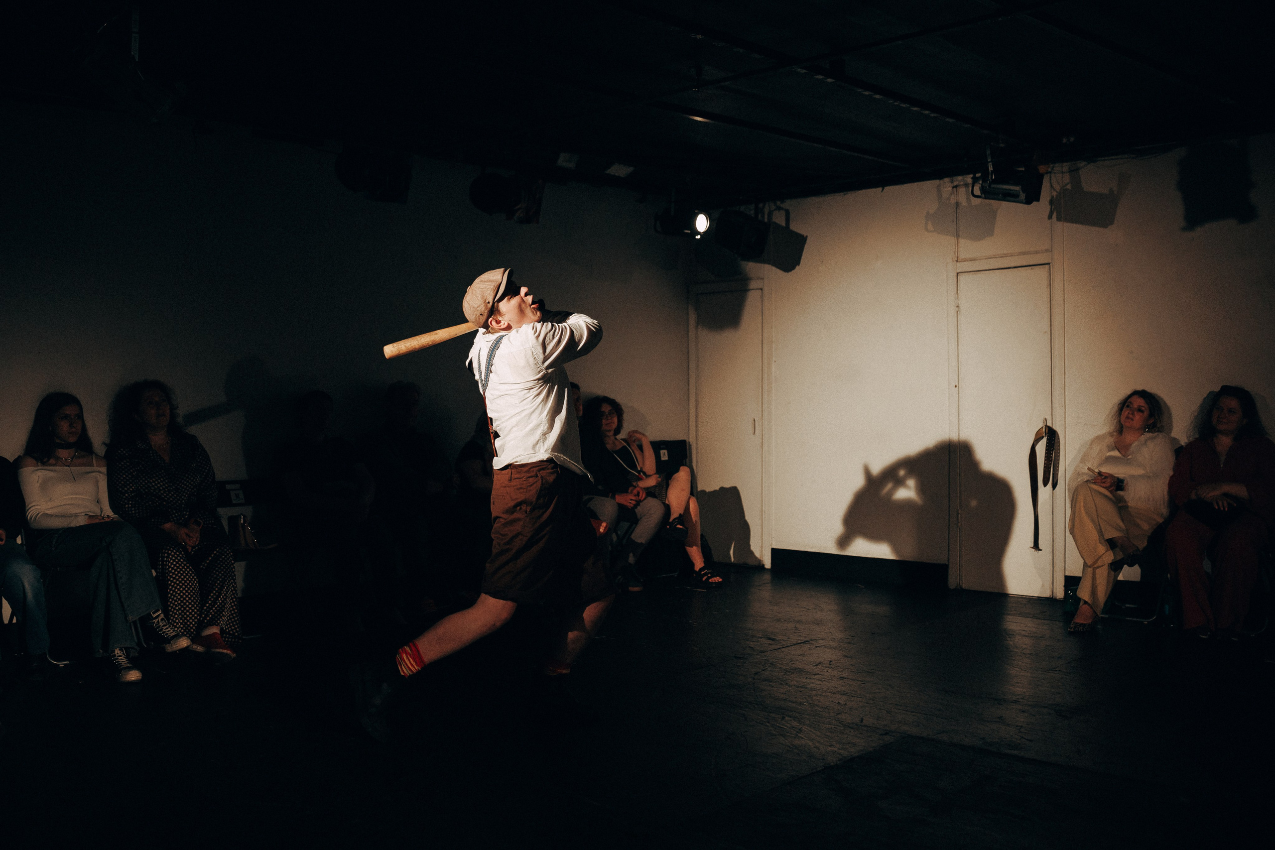 «Продаются детские ботиночки, неношенные». Профессиональный фотограф в Санкт-Петербурге Александр Волосенцев