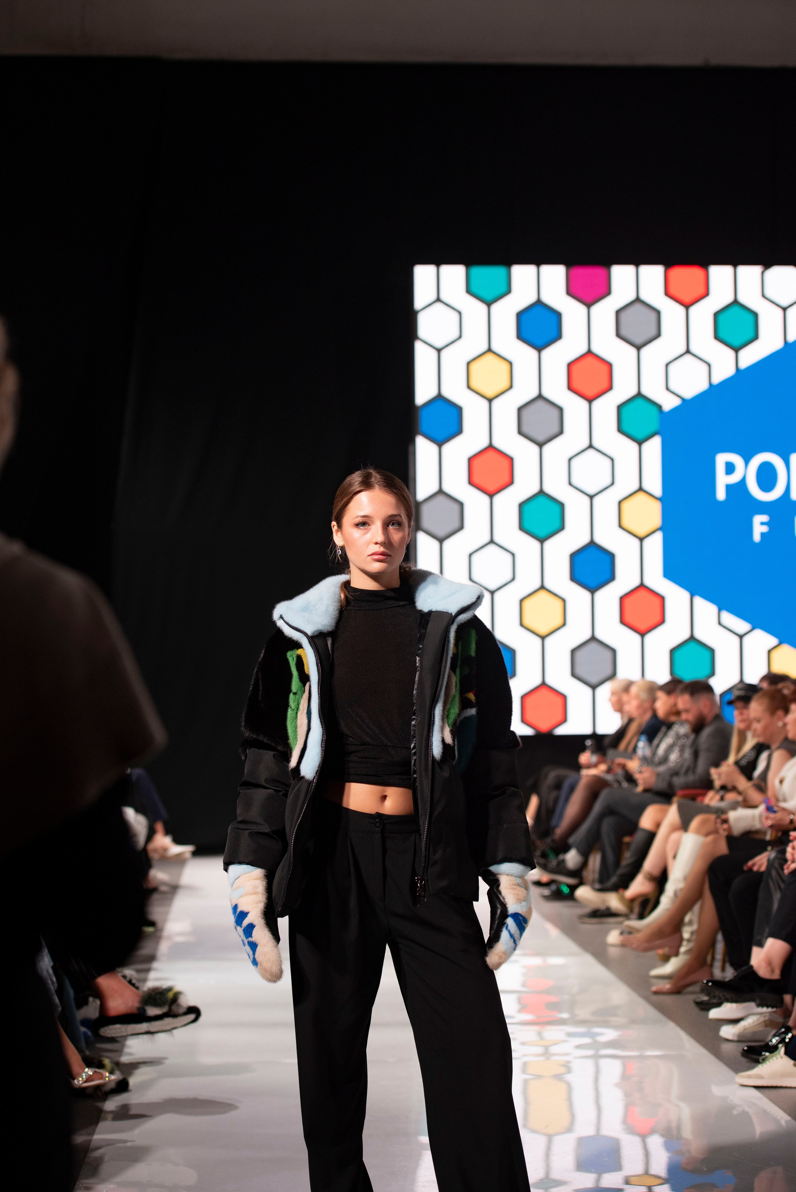 Фотограф на модельный показ. Свадебный, семейный, фэшн фотограф, школьный фотограф в Сочи