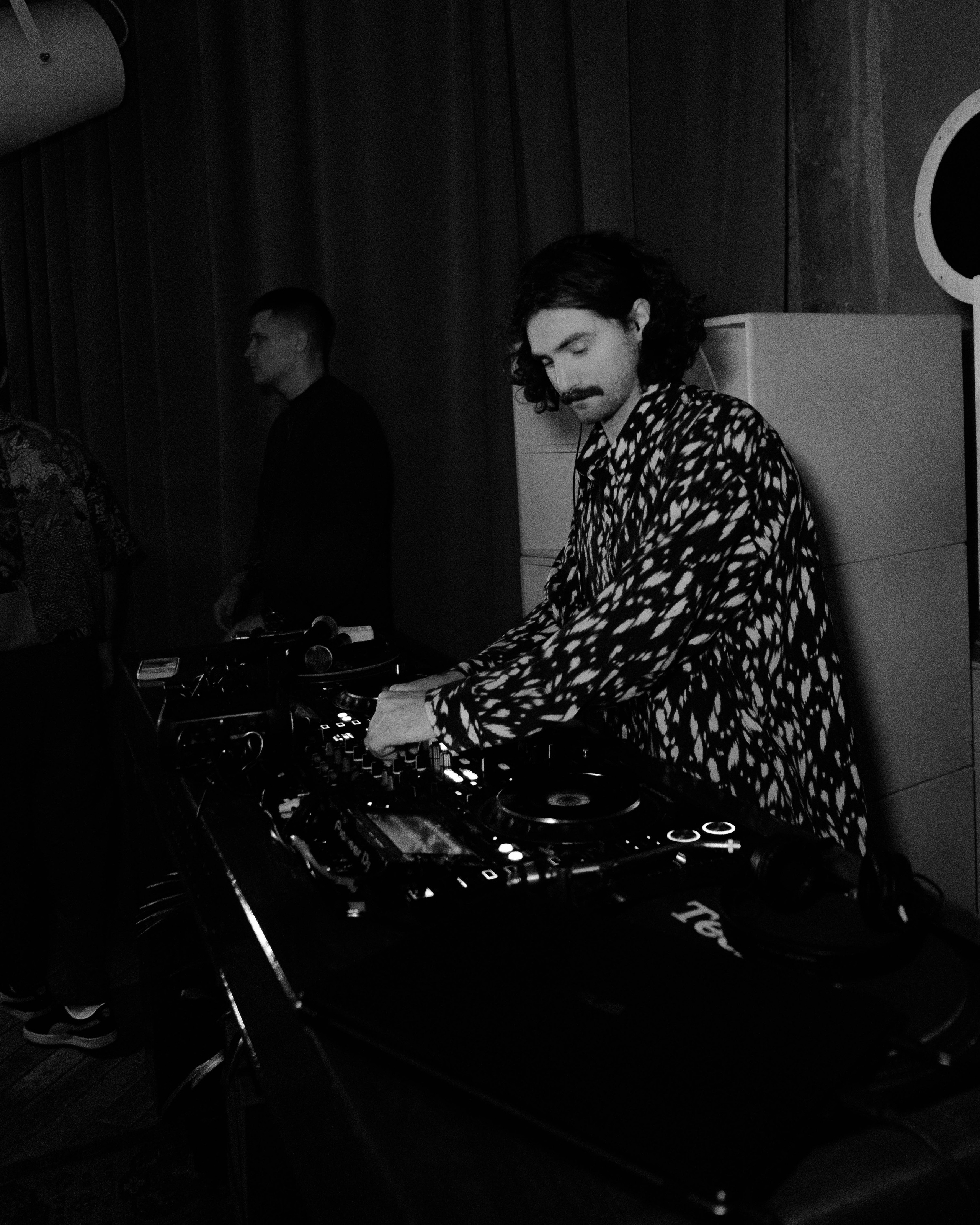 Attività. Fotografo a Mosca con un’atmosfera notturna di foto