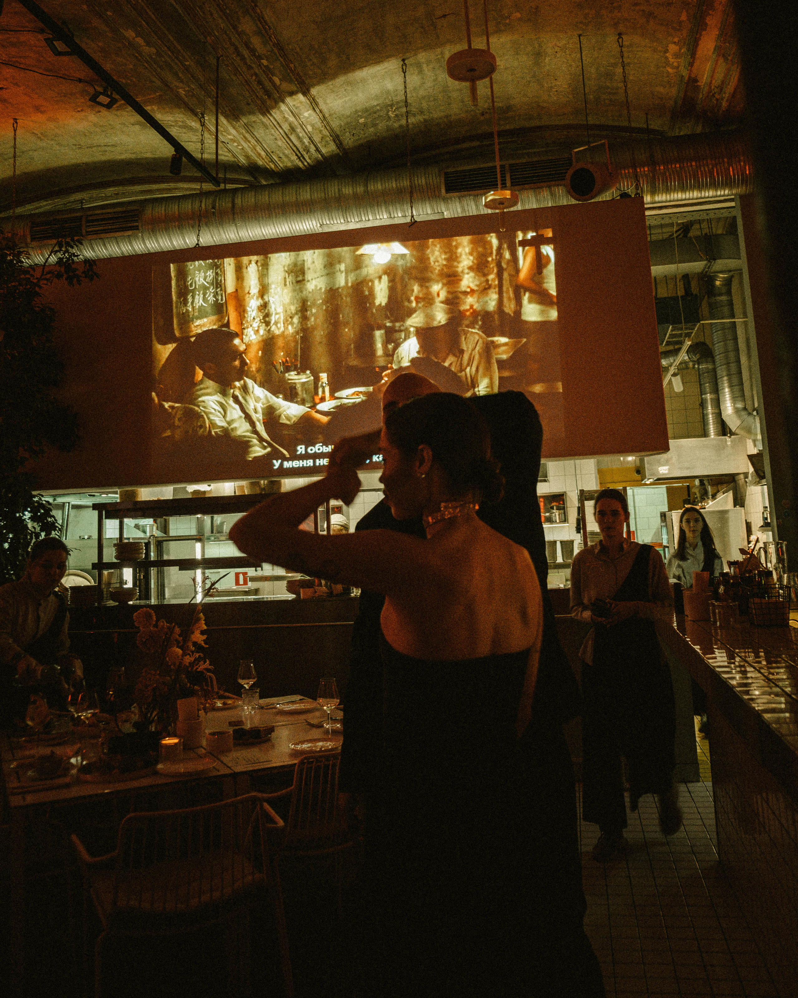 Attività. Fotografo a Mosca con un’atmosfera notturna di foto