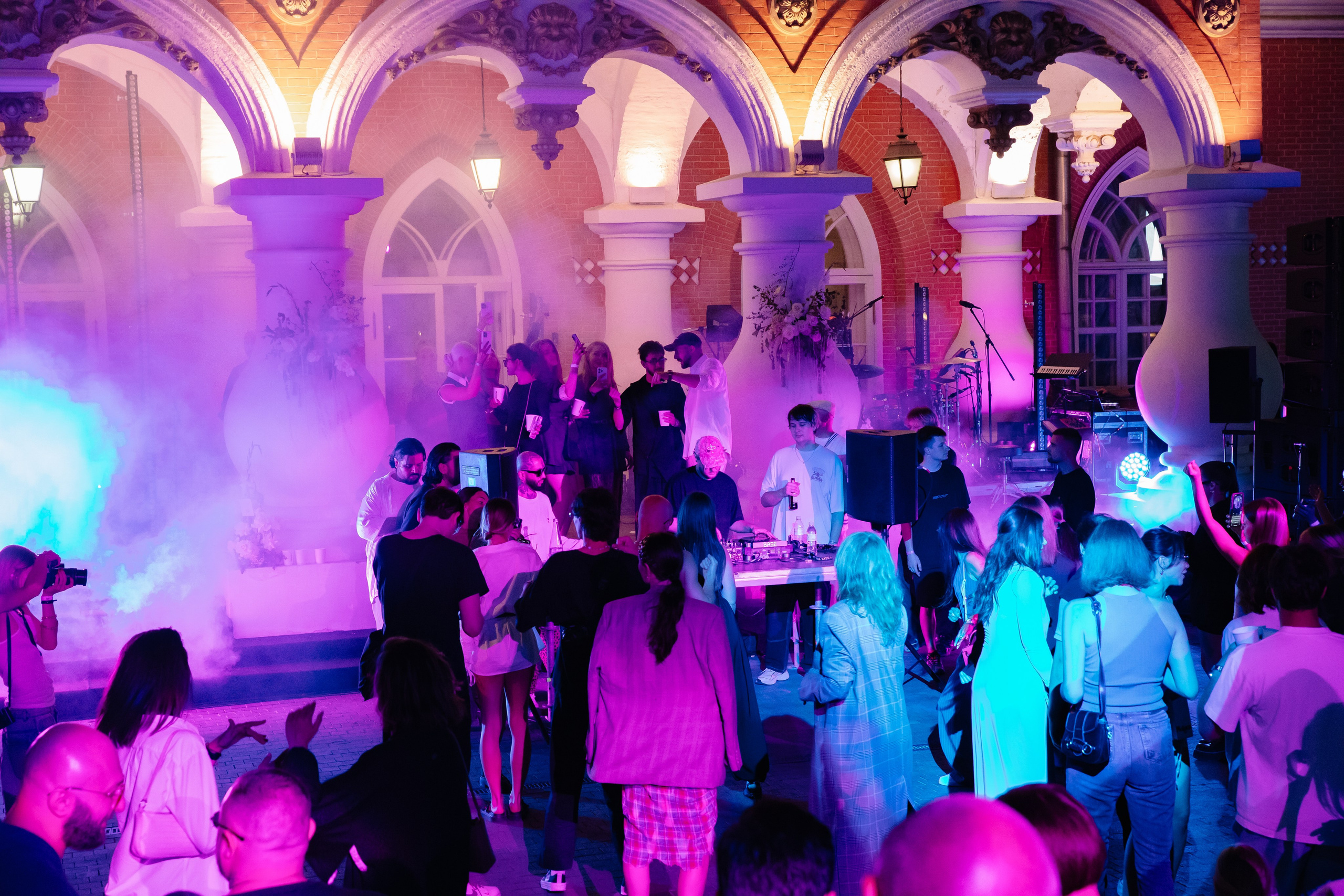 Группа ZOLOTO в Петровском путевом дворце/ AESTHETIC ONLY. Фотограф в Москве Яна Полосина