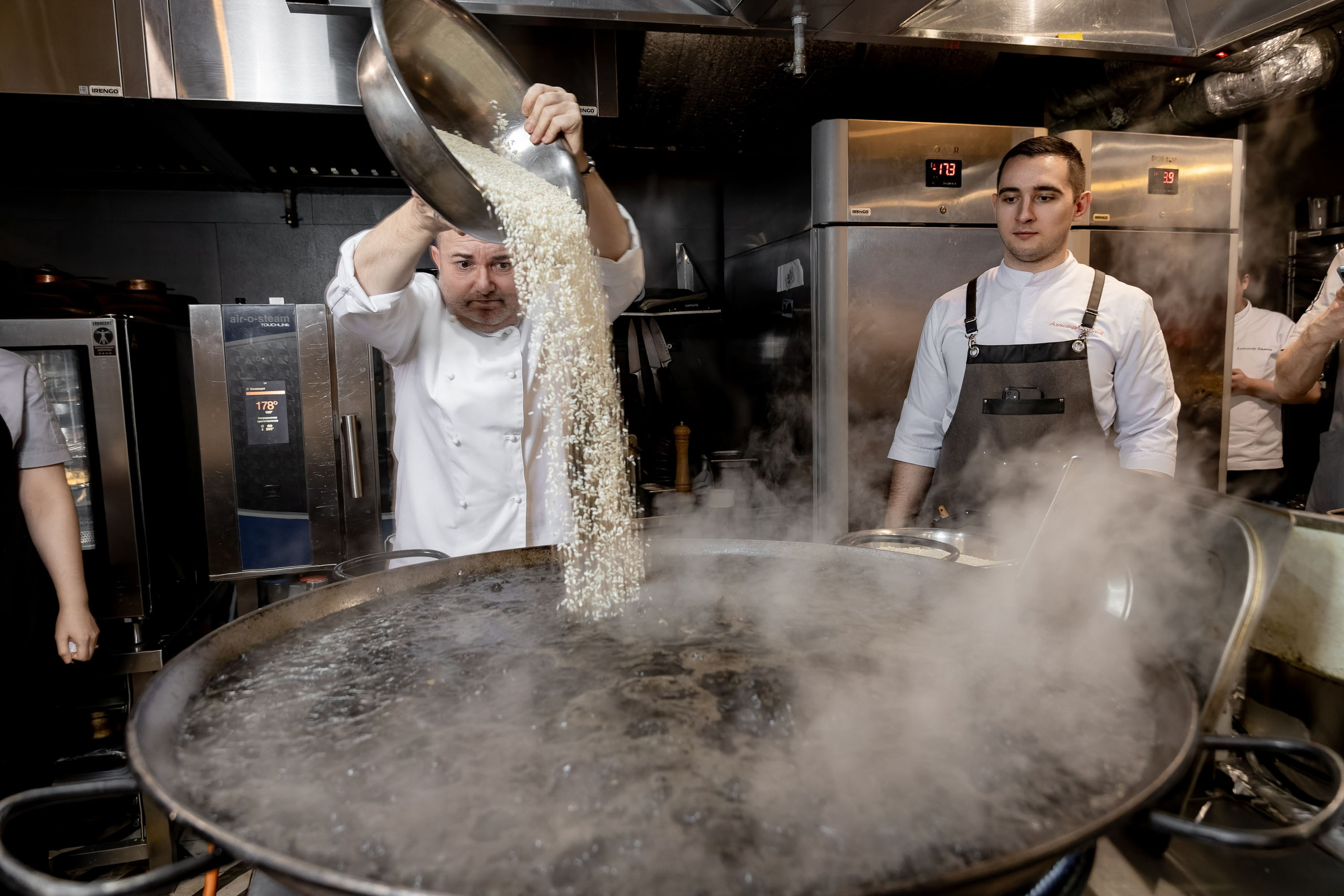 ИСПАНСКИЙ УЖИН в ресторане Ваще Огонь. Фотограф в Самаре Максим Тырин
