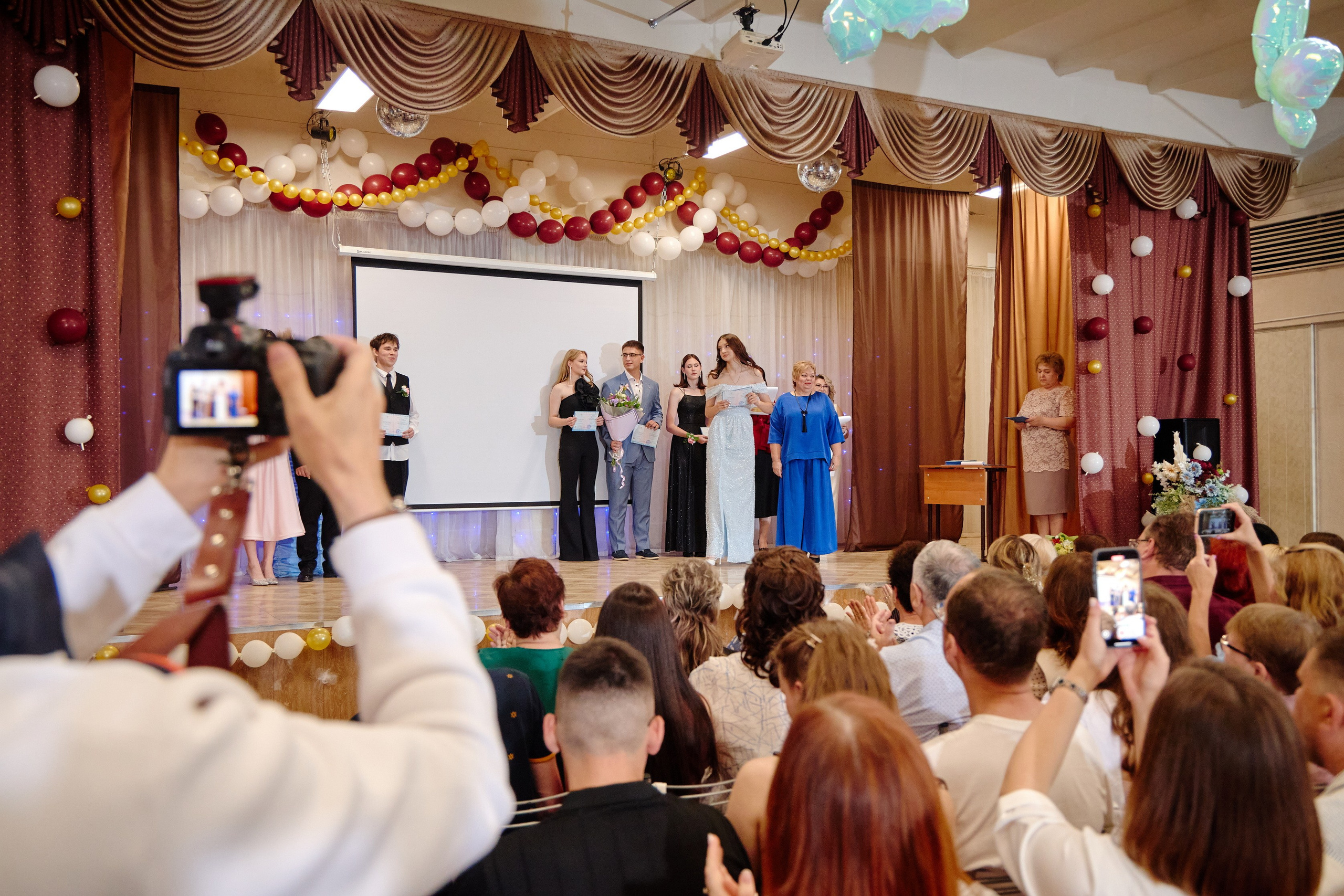 Выпускной 35 Сош. Фотограф Выпускные альбомы Таганрог Сергей Коробченко