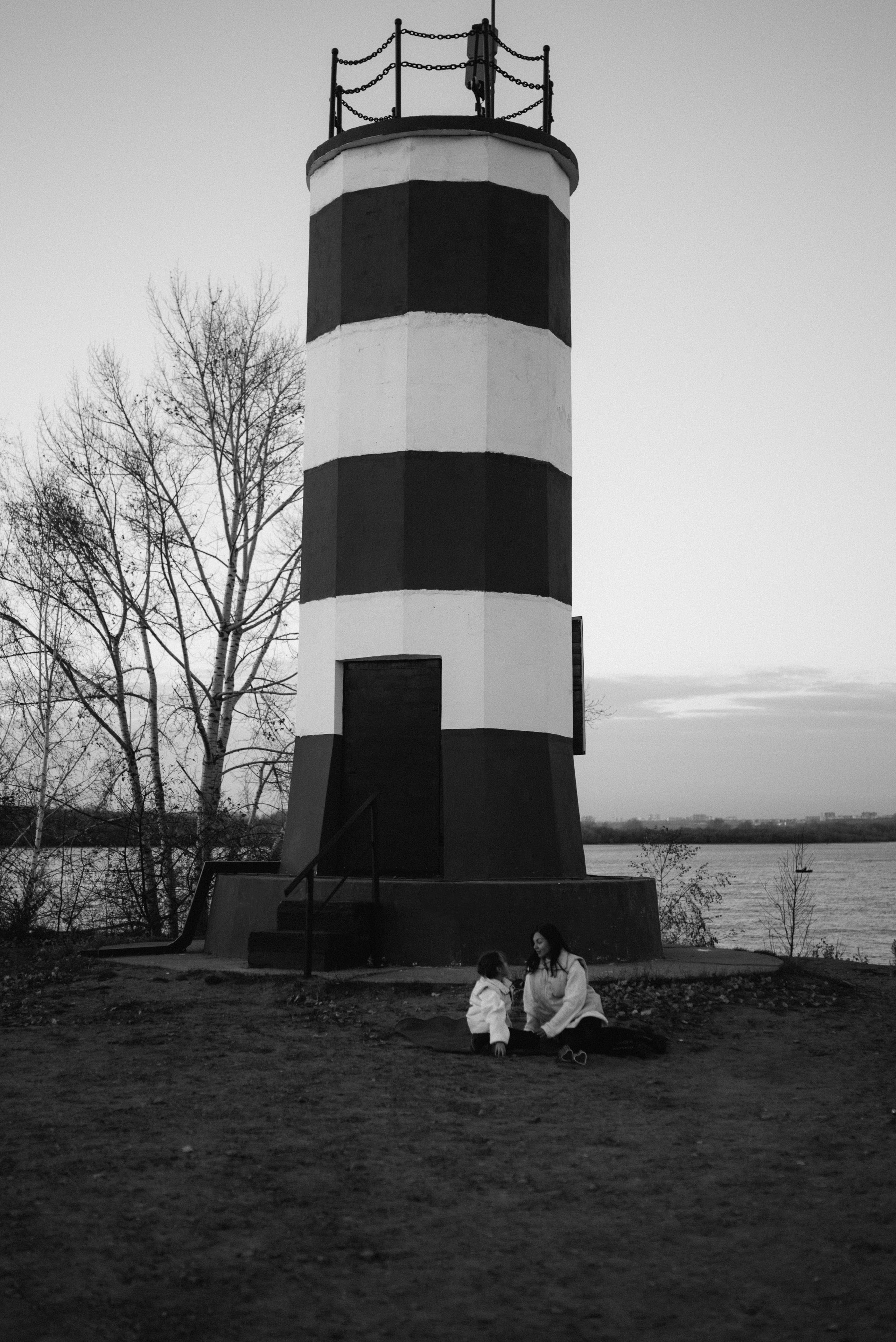 Катя и Варя (маяк). Семейная фотосессия в Новосибирске от фотографа Ольги Коваль