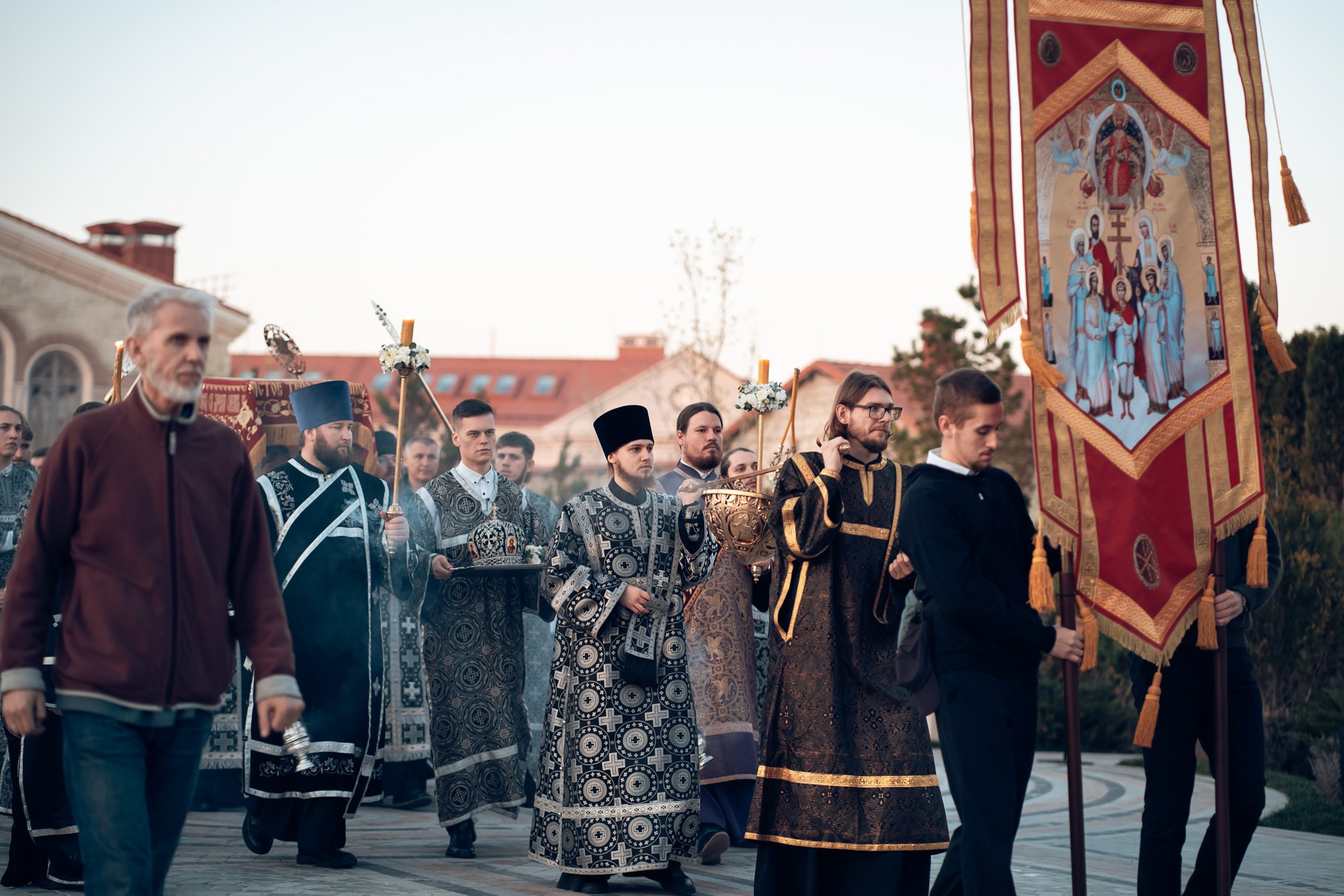 Богослужение Великой пятницы в Херсонесском монастыре Севастополь. Церковный фотограф Севастополь